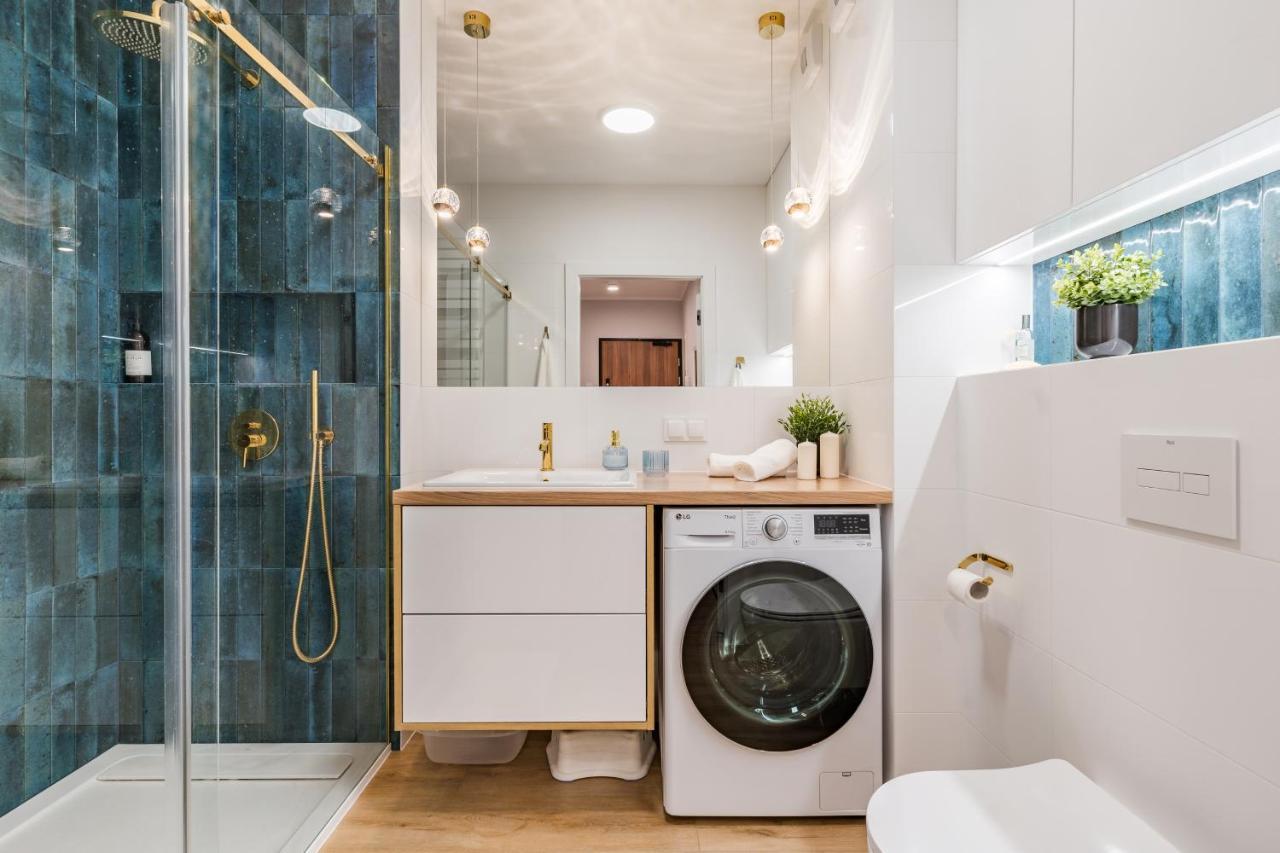 Golden Reagan By Aparo - Nowy Apartament, Winda, Lozeczko Turystyczne, Plaza 500m, Balkon, 2 Sypialnie Oraz Salon, Rowerownia, Biurko Leilighet