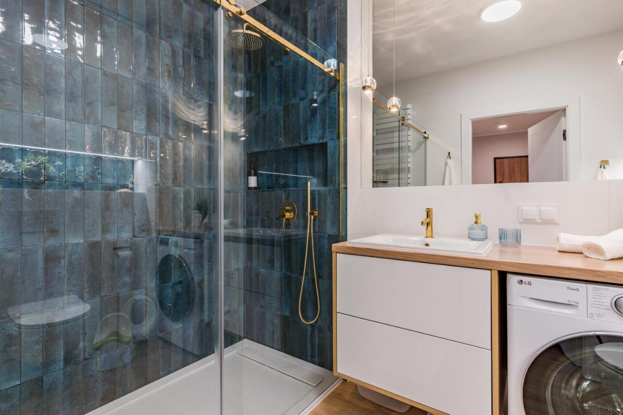 Golden Reagan By Aparo - Nowy Apartament, Winda, Lozeczko Turystyczne, Plaza 500m, Balkon, 2 Sypialnie Oraz Salon, Rowerownia, Biurko Gdańsk