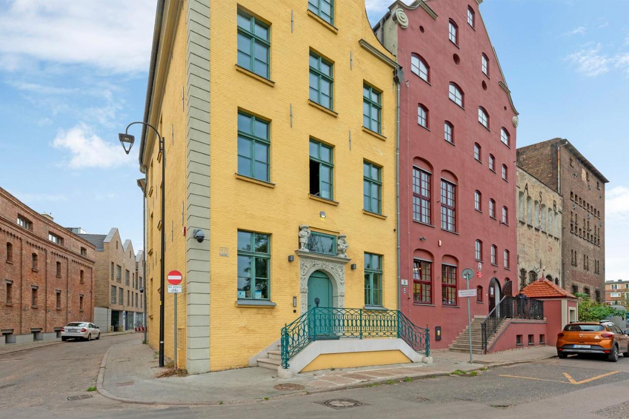 Apartment Historical Townhouse By Blue Mandarin *