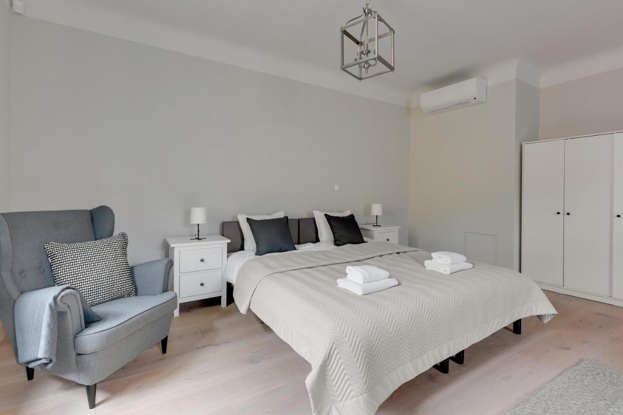 Historical Townhouse By Blue Mandarin Apartment *