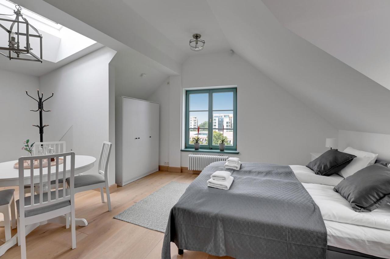 Apartment Historical Townhouse By Blue Mandarin