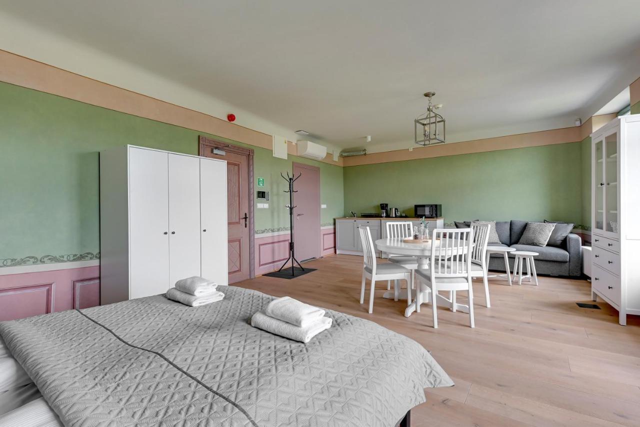 Historical Townhouse By Blue Mandarin Apartment *