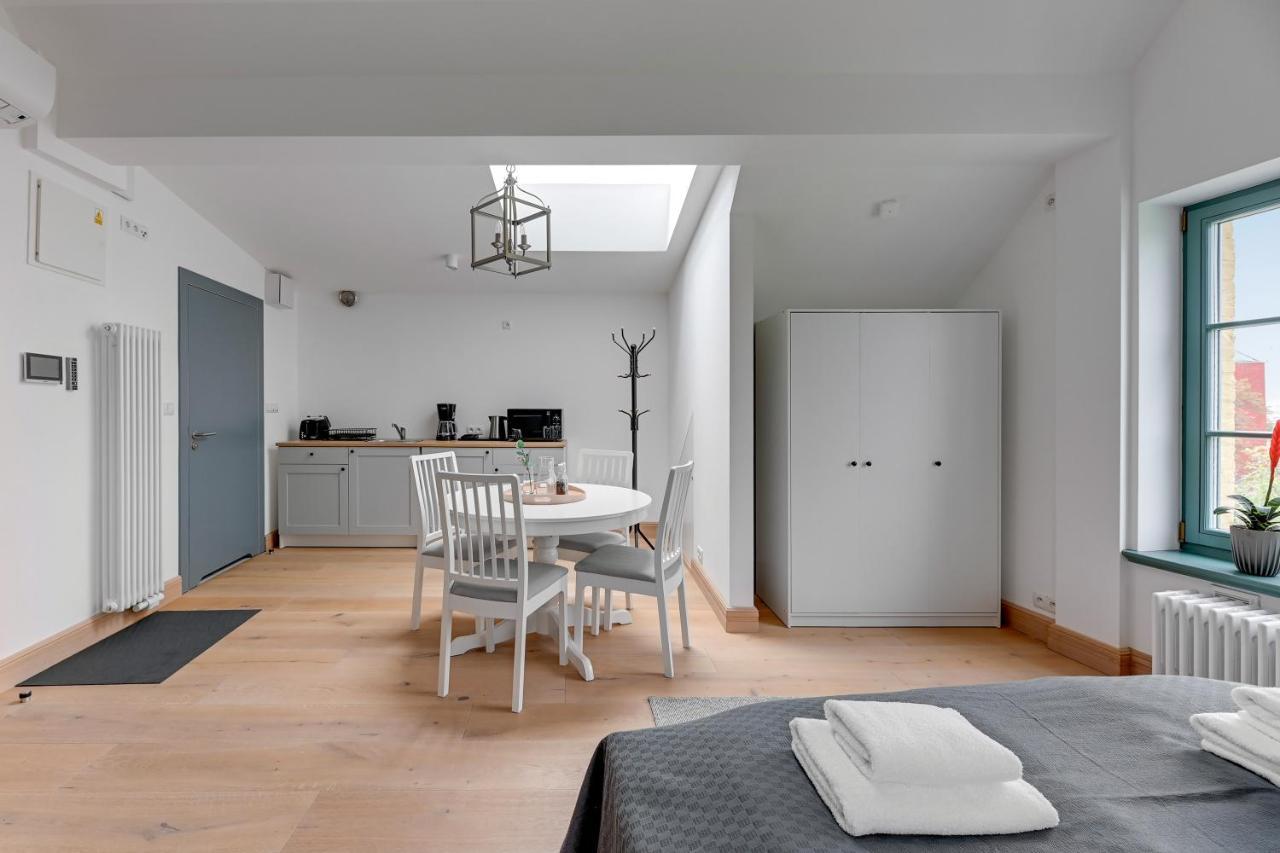 Historical Townhouse By Blue Mandarin