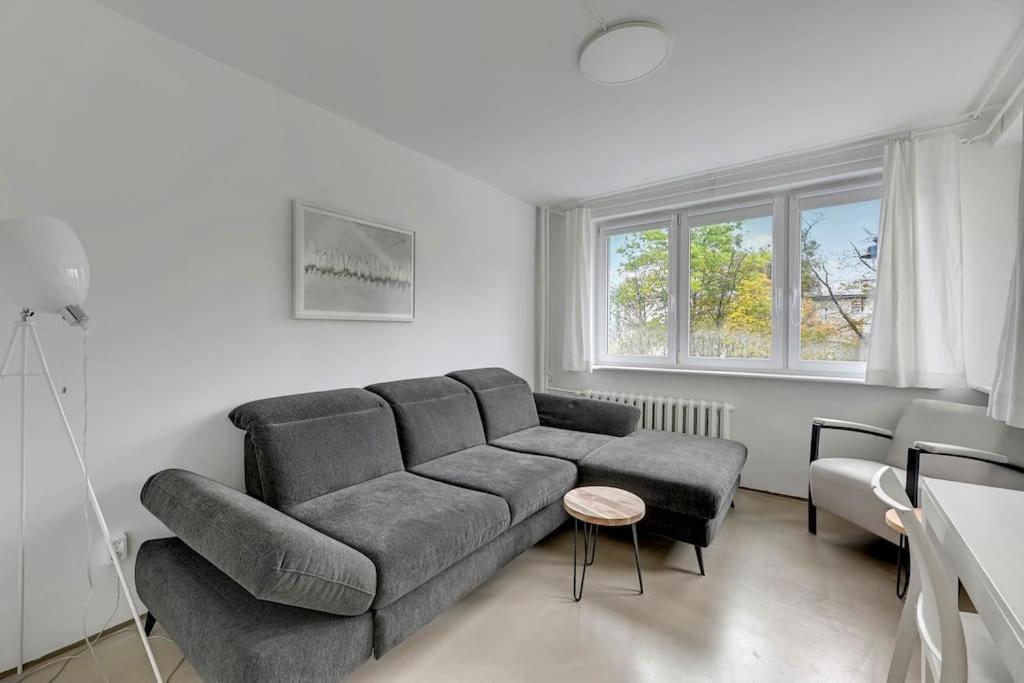 White Motlava By Grand Apartment