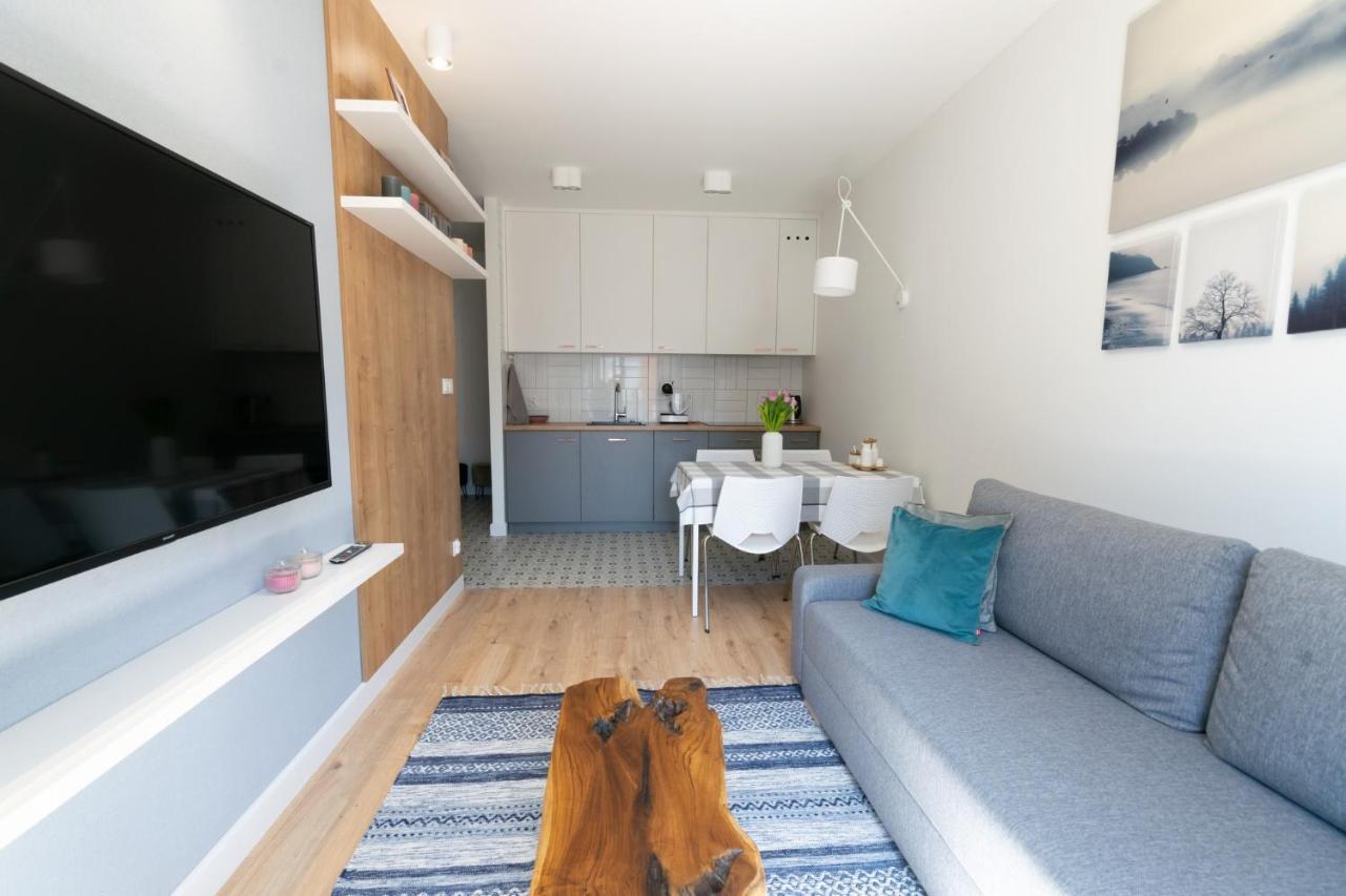 Center Pool & parking Apartment