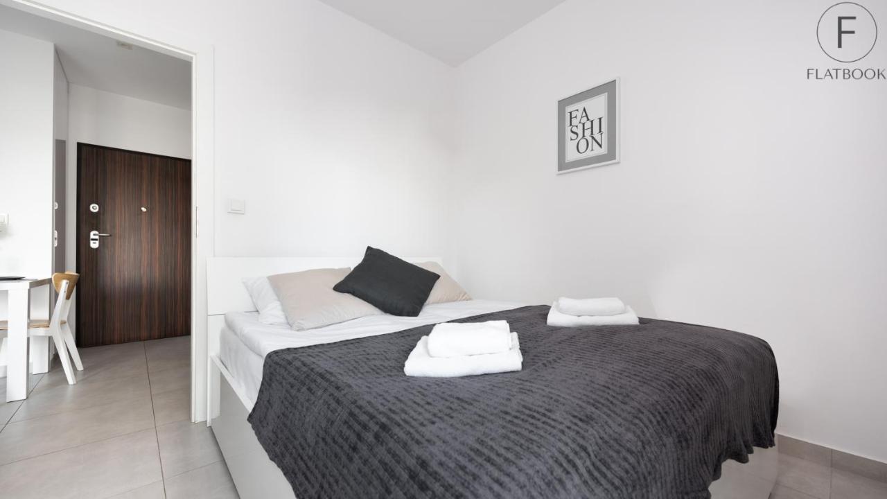 Center Pool & parking Apartment *