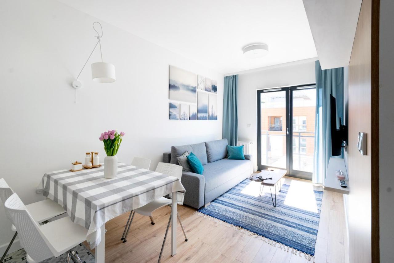 Center Pool & parking Apartment