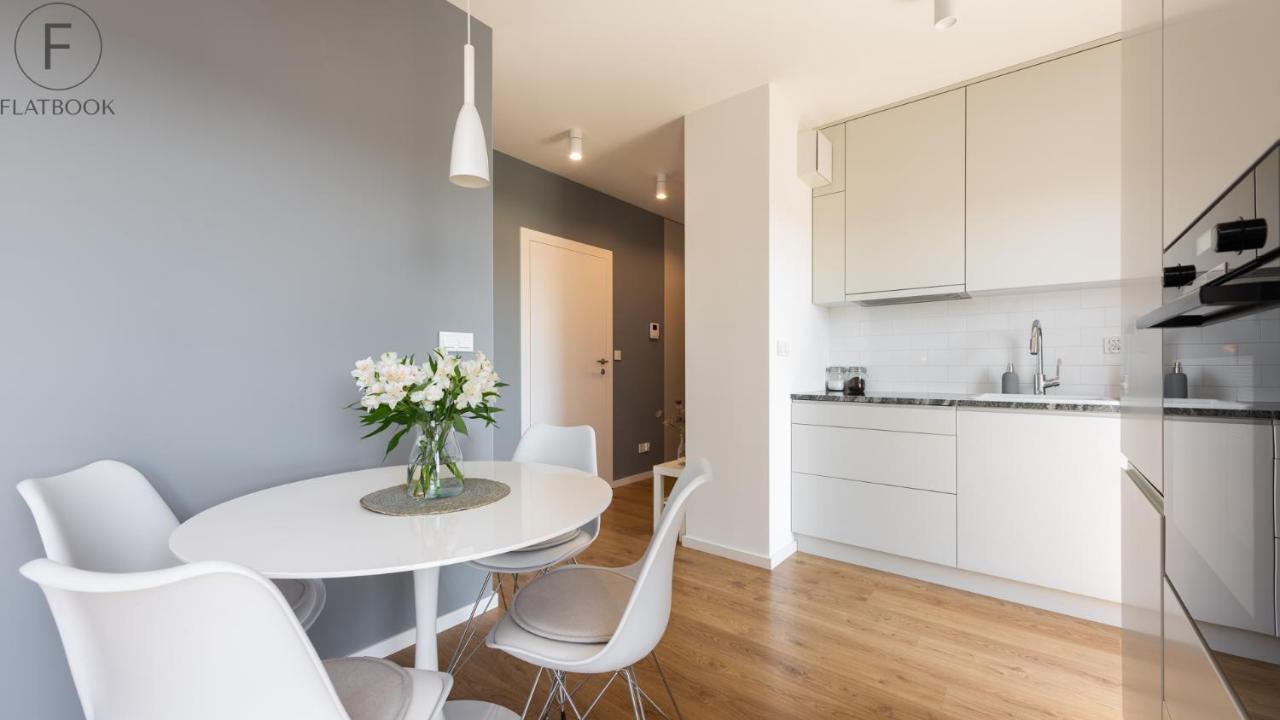 Center Pool & parking Apartment *