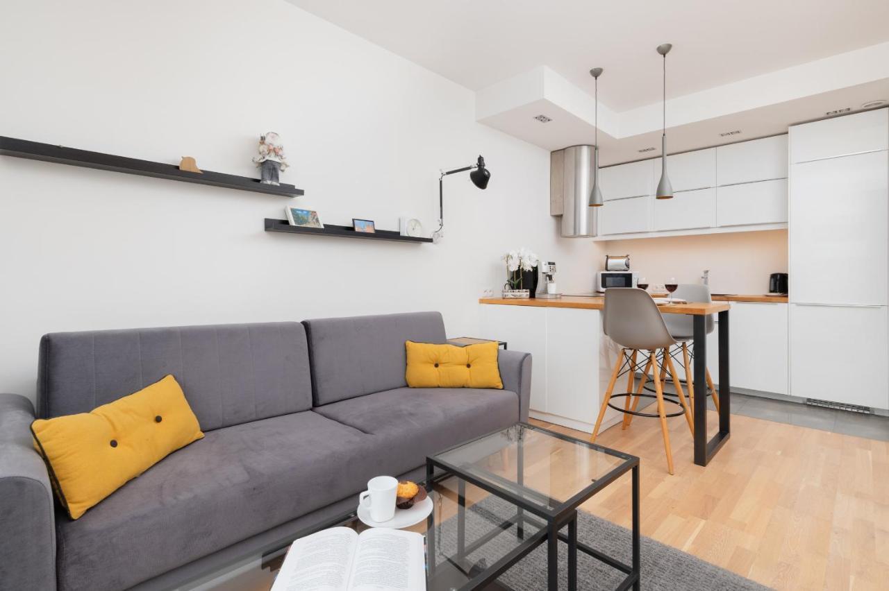 Apartment Spacious Aleja Rzeczypospolitej With Balcony By Renters