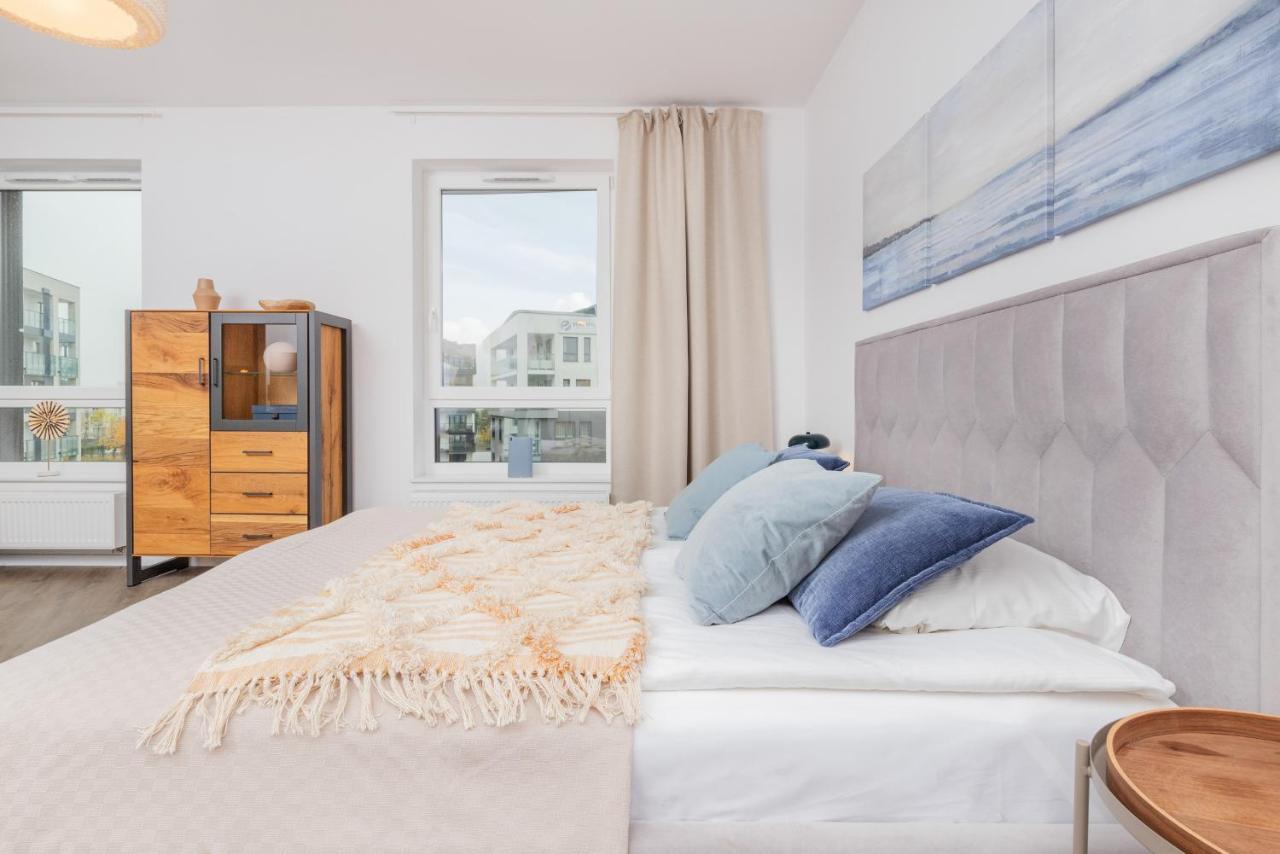Slaska With Parking & Gym Business District By Renters Apartment