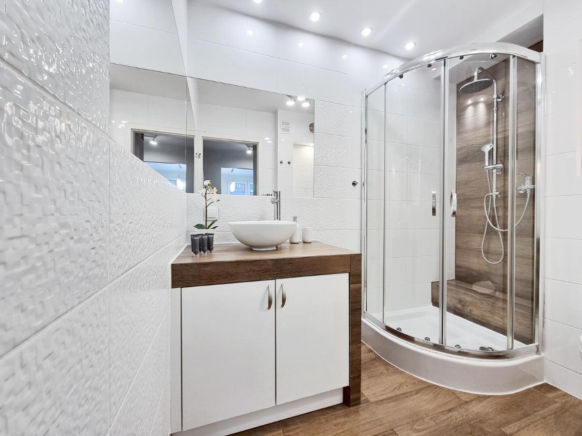 Classy - - Old Town Apartment