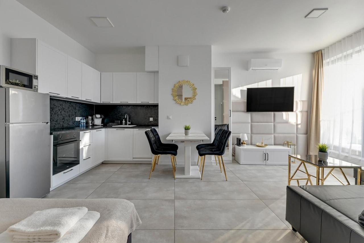 Granaria By Blue Mandarin