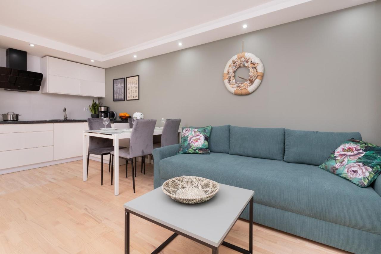 Cozy With Balcony In Dlugie Ogrody By Renters *