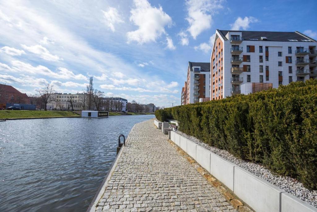 Stylish Oldtown Riverview Balcony Gdańsk