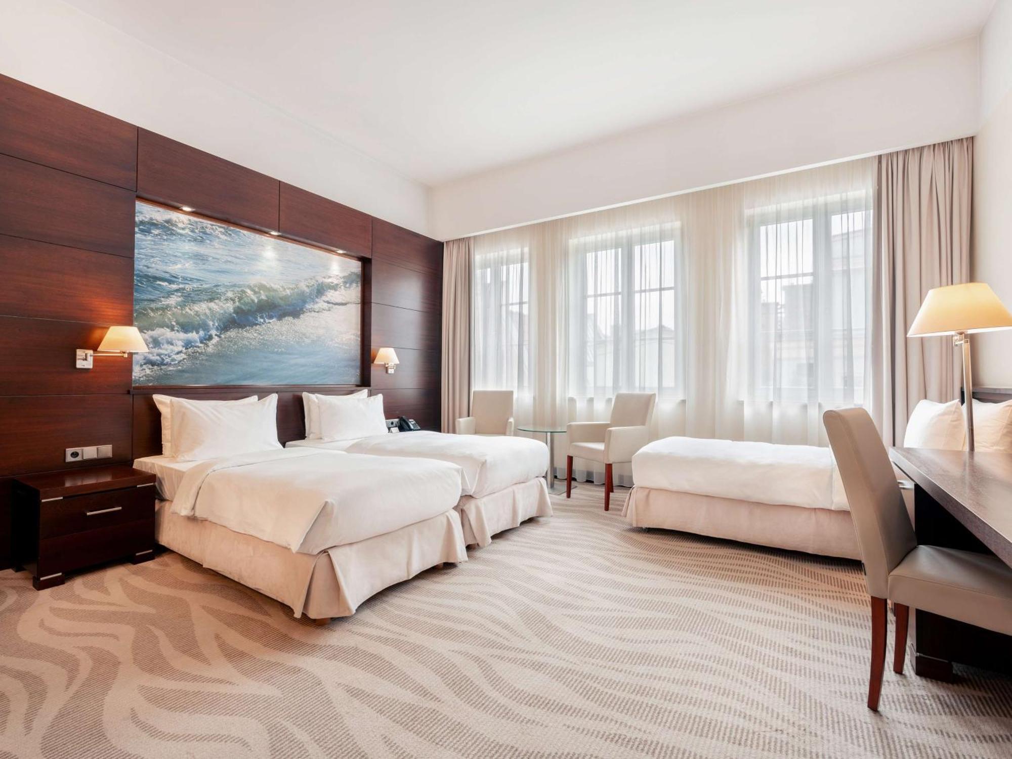 Radisson Blu Hotel, Khách sạn 5*