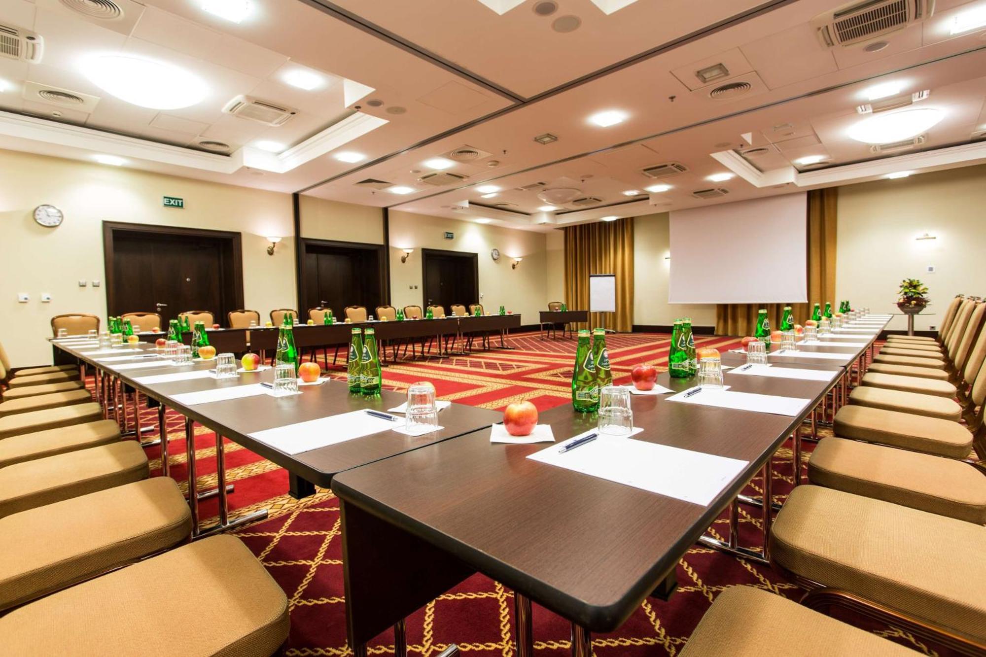 Radisson Blu Hotel, Hotel