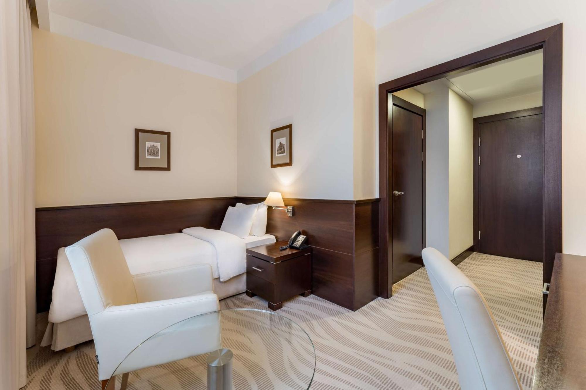 Radisson Blu Hotel, Khách sạn