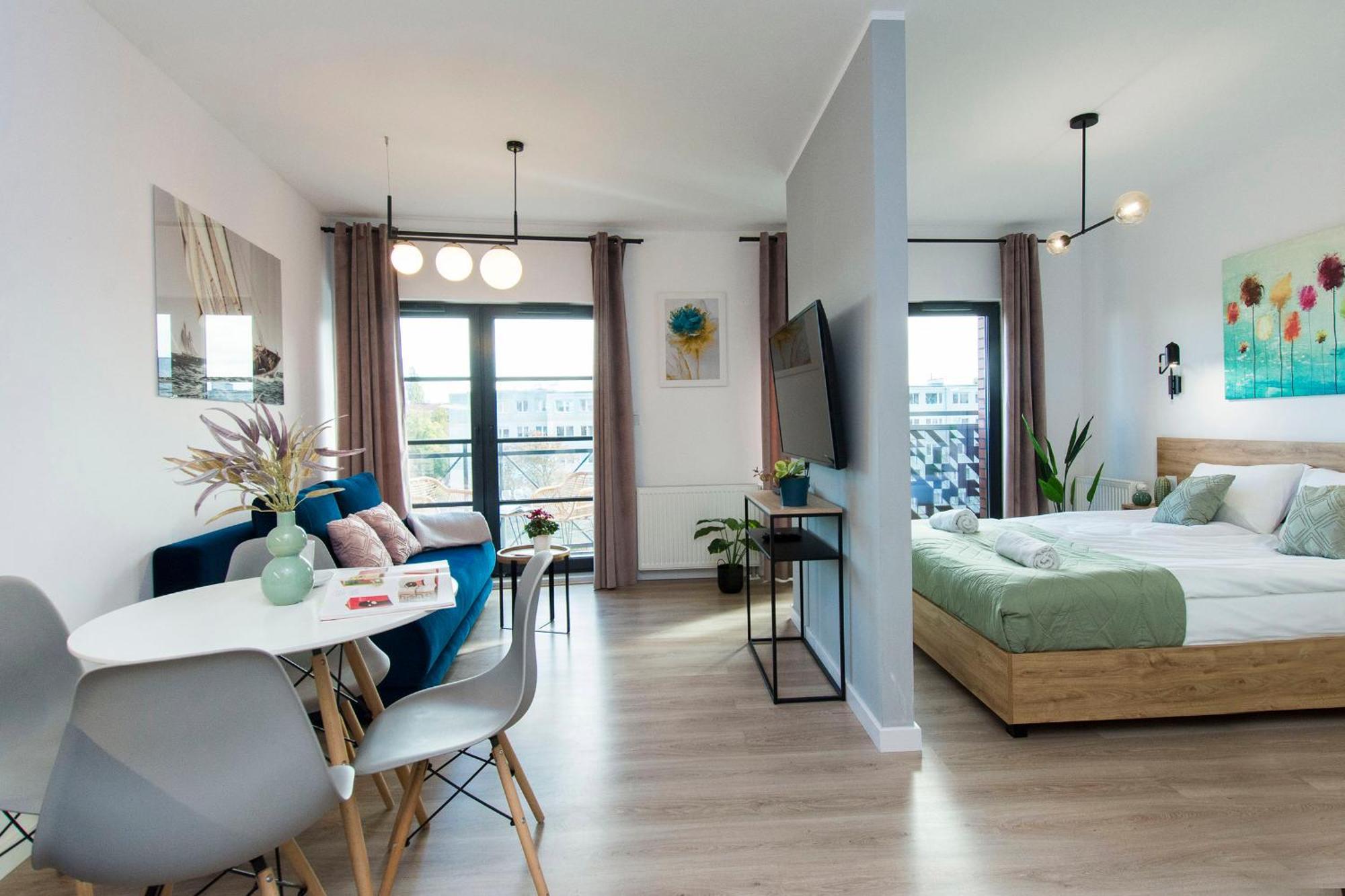 Center - Aura By Apartmore *