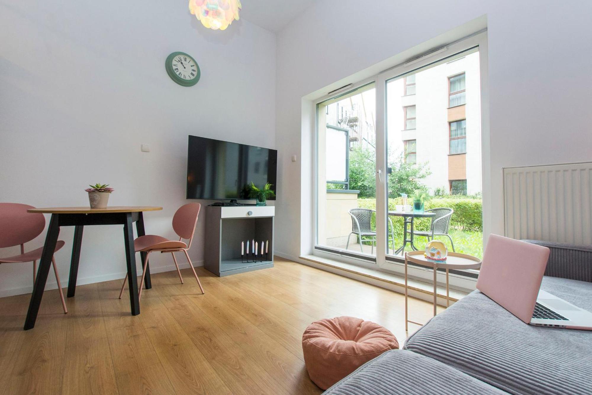 Center - Granary Island By Apartmore