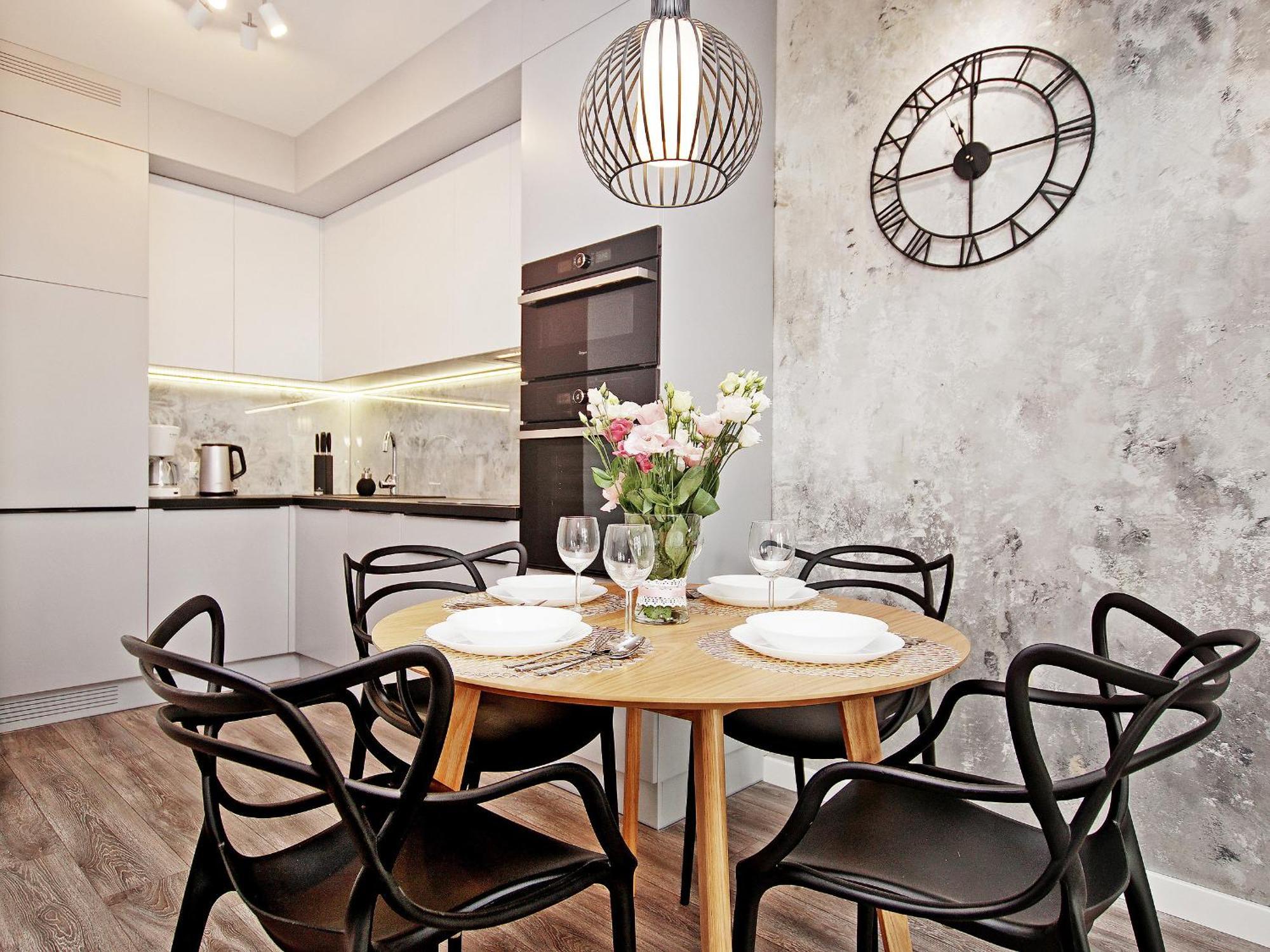 Center - Riverside By Apartmore * Danzig