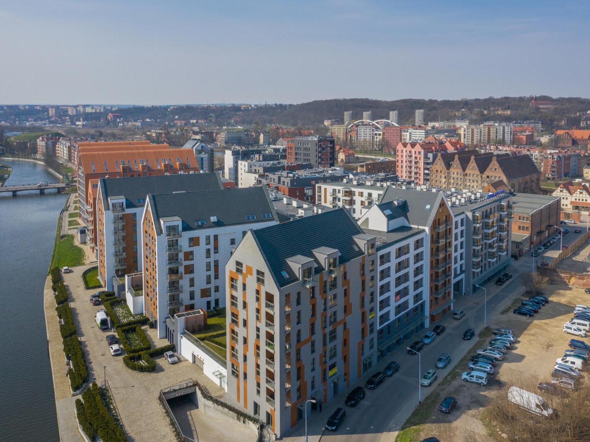 Center - Riverside By Apartmore *