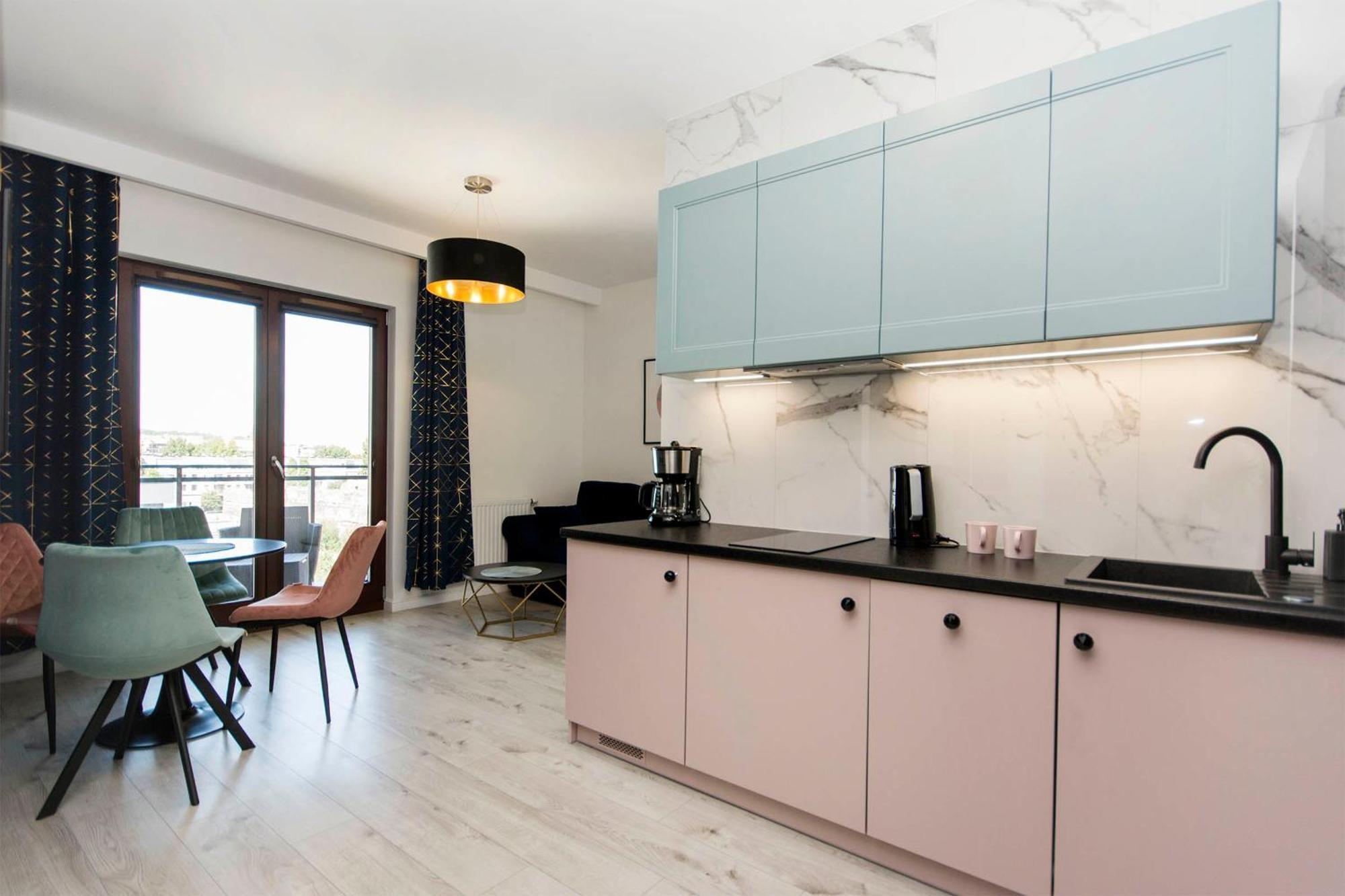 Center - Aura By Apartmore *