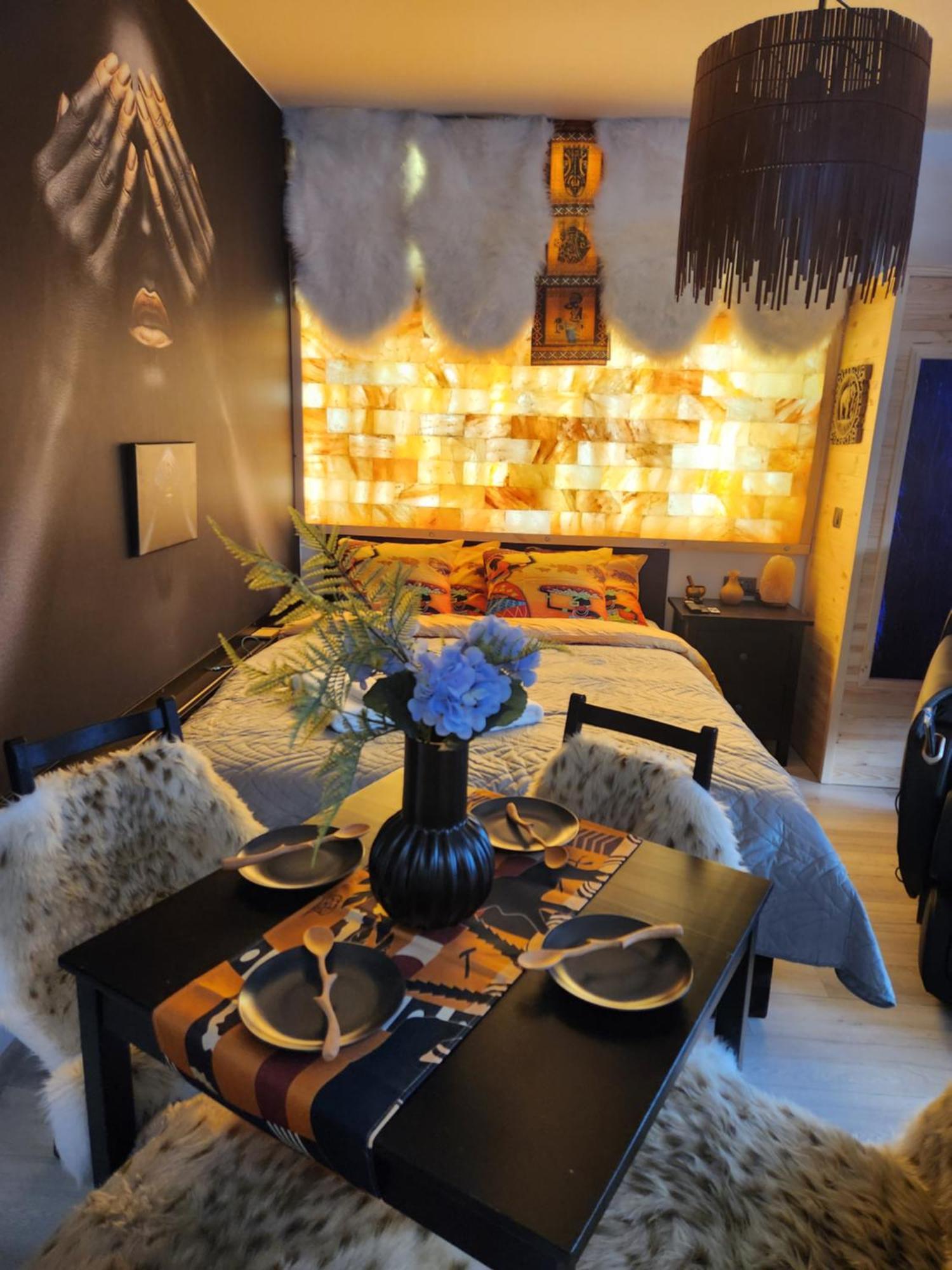 Chmielna Prestige With Luxury Jacuzzi And Sauna! Selected Also Feature A Massage Chair And Himalayan Salt With Color Therapy Salt Forest