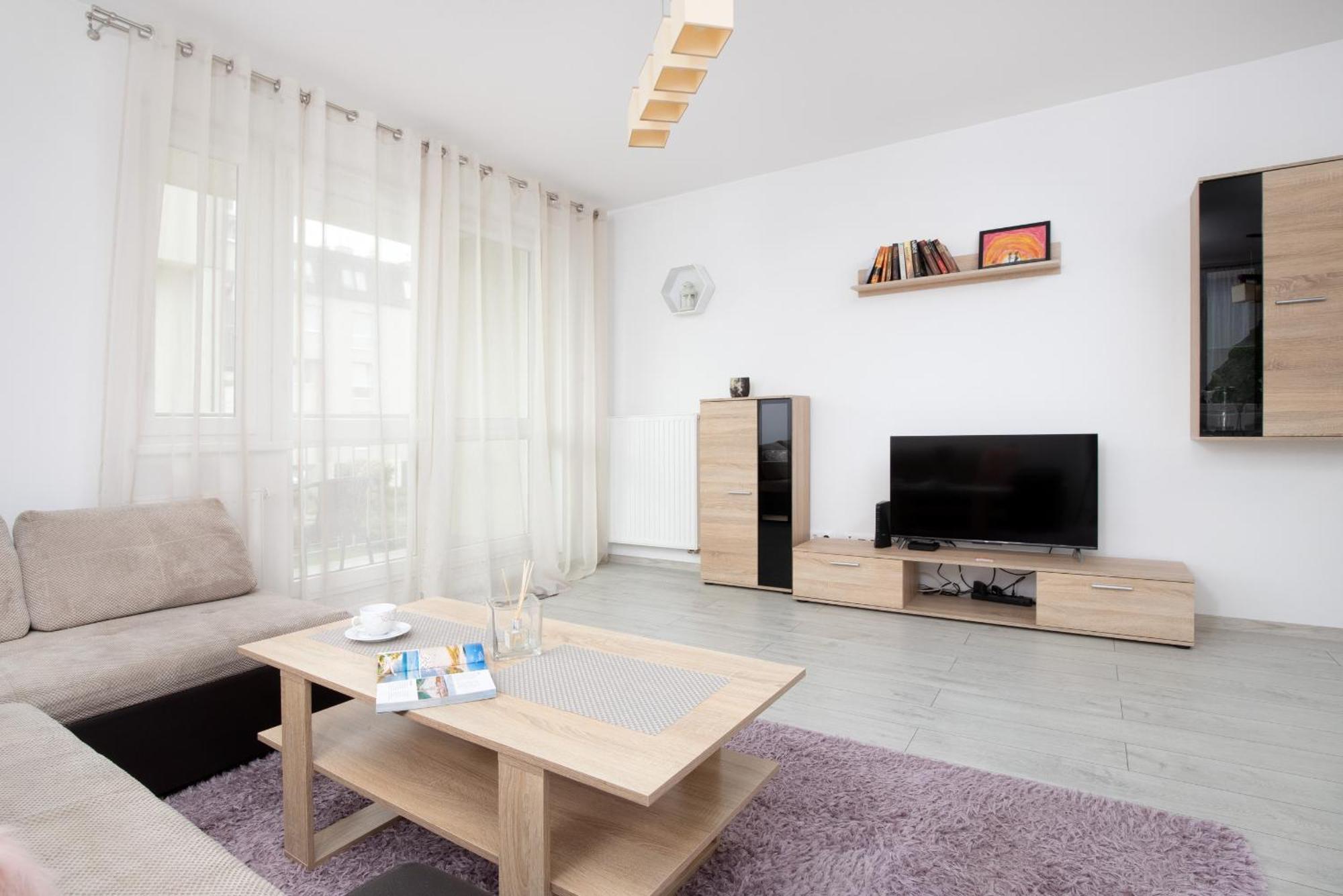 Elegant Mysliwskie Wzgorze In By Renters *
