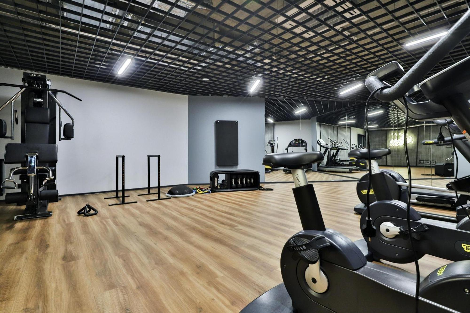In With Free Access To The Gym And Parking By Renters