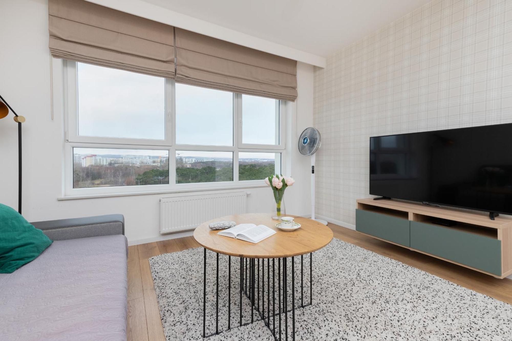 9th Floor And Grey In Brzezno With Two Bedrooms And Parking By Renters Lägenhet