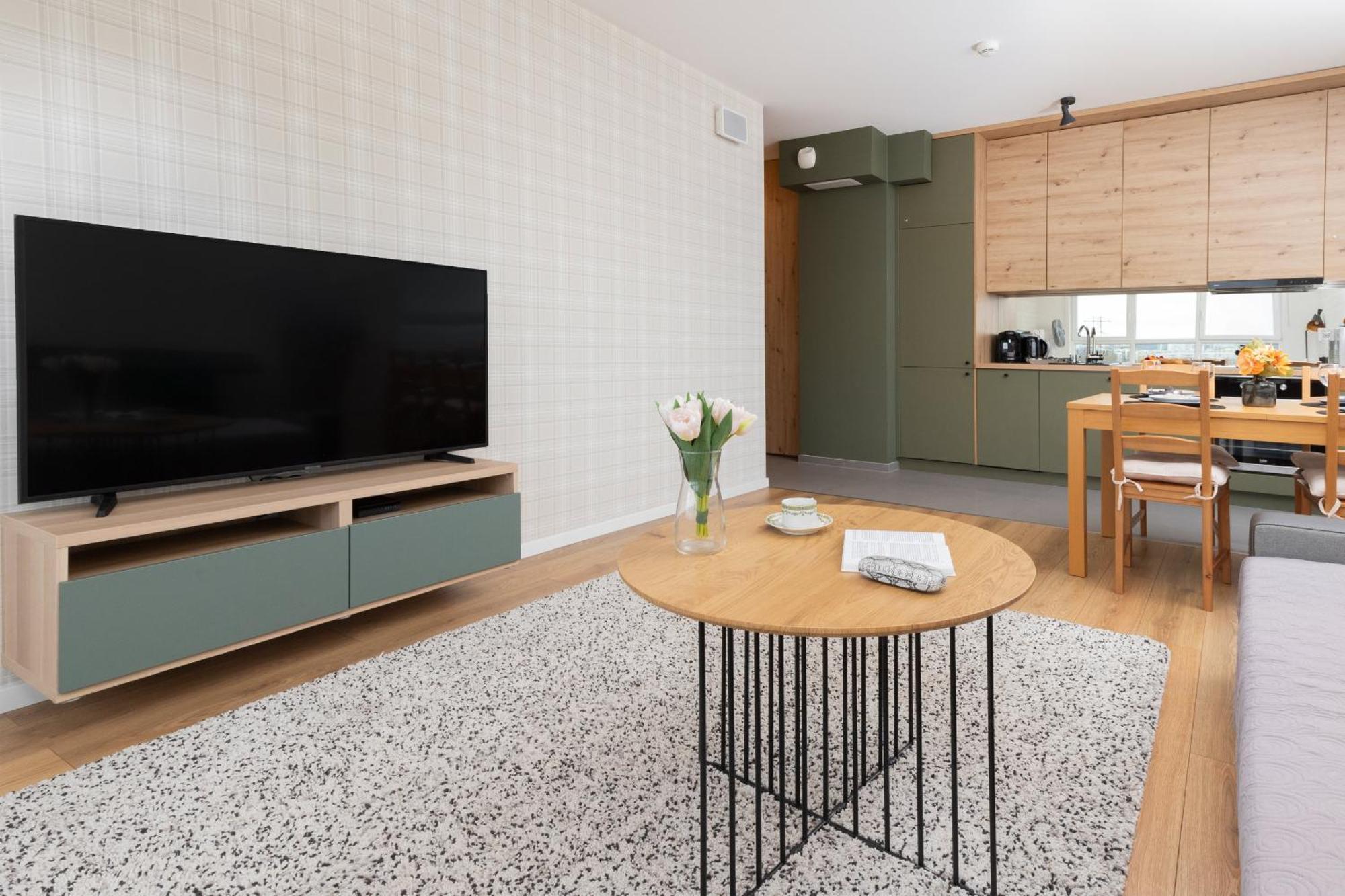 9th Floor And Grey In Brzezno With Two Bedrooms And Parking By Renters Lägenhet *