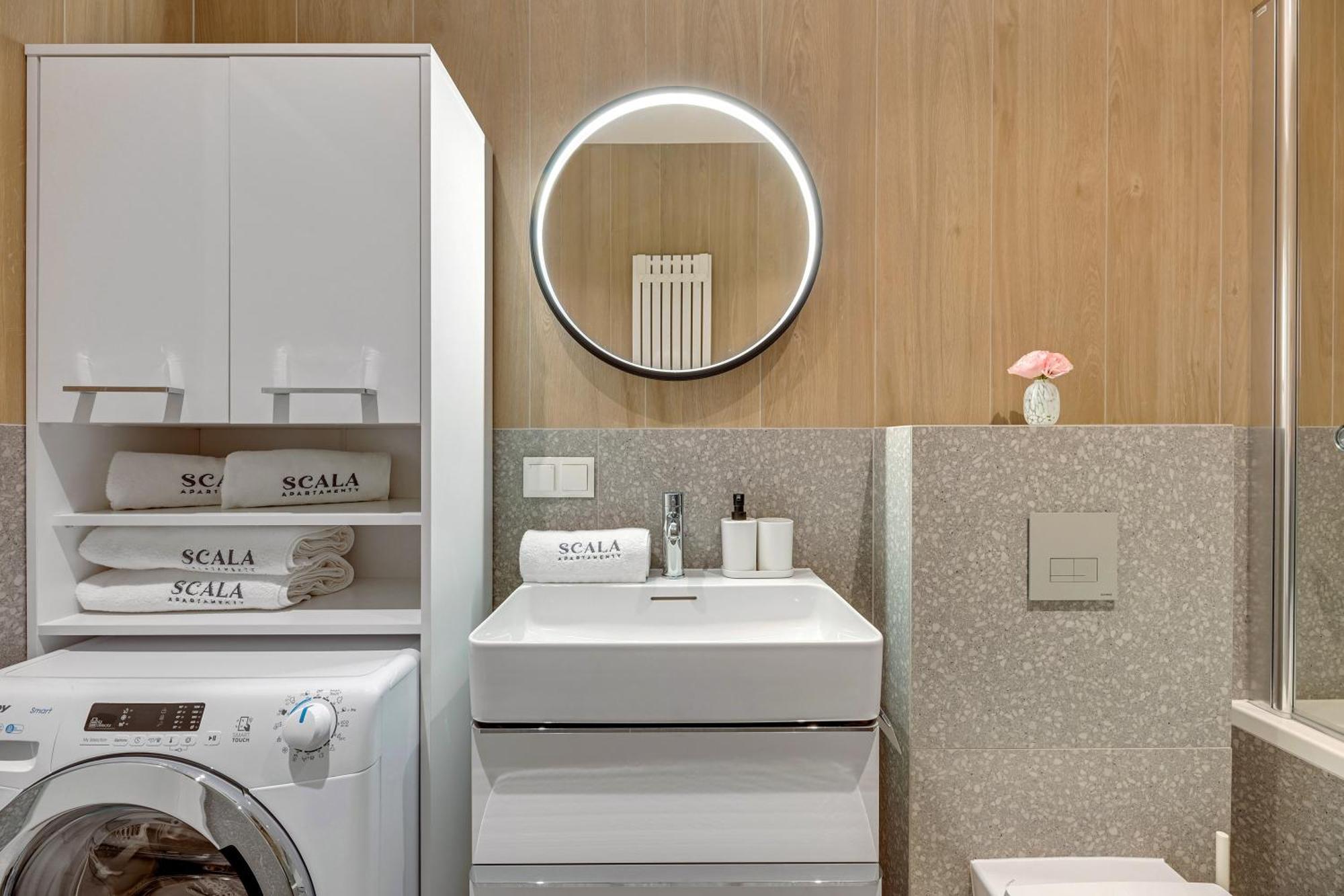 Scala By Moderna Profit- Lakowa 60c Apartment