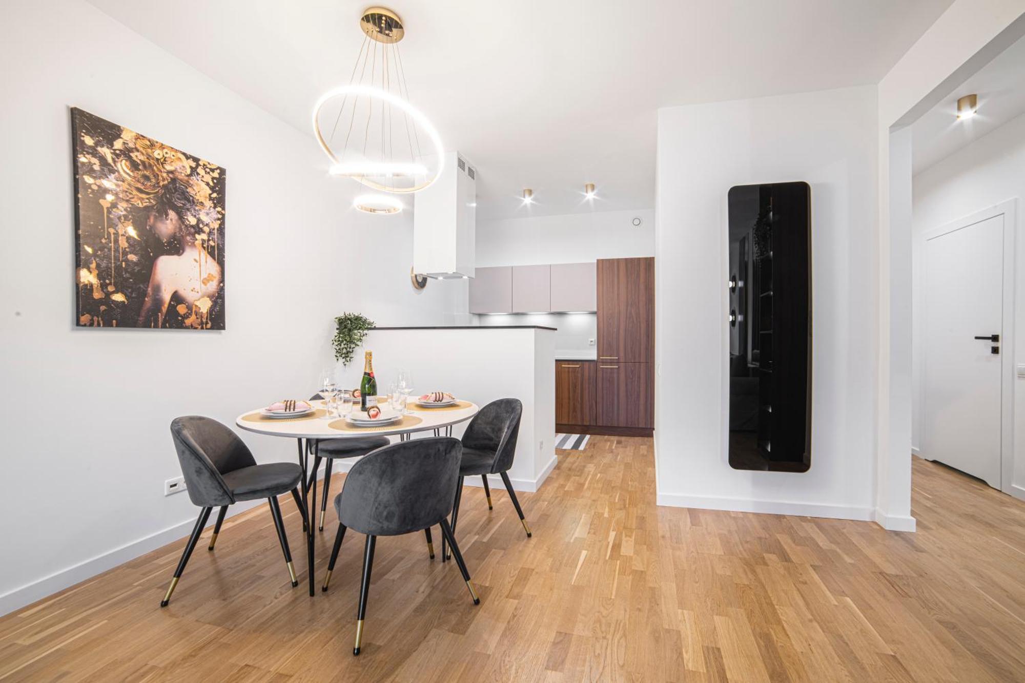 Apartament Amber Centrum Z Basenem Lägenhet