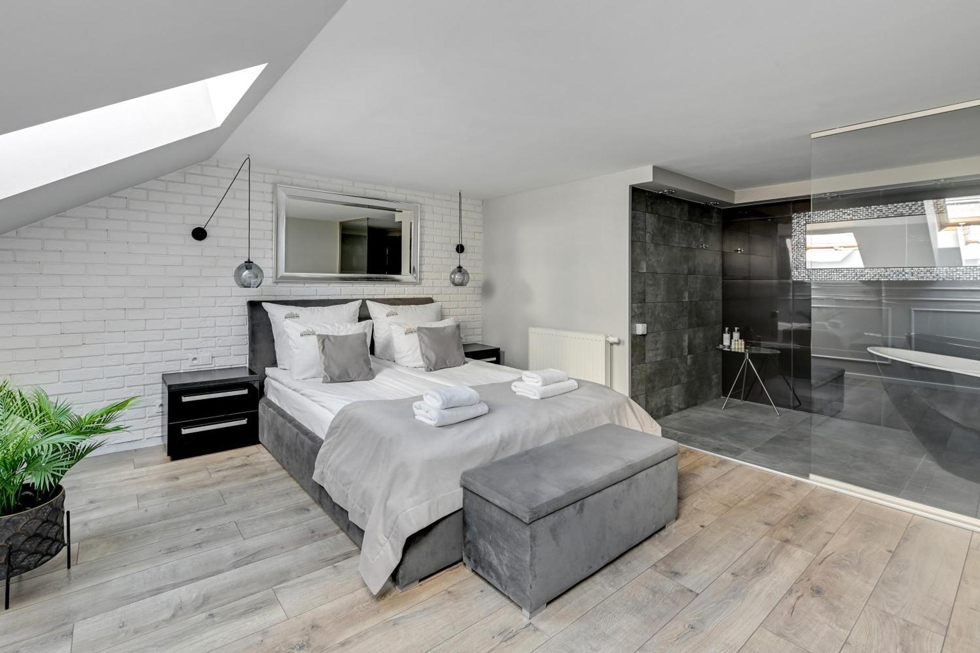 Waterlane Riverside Spa, Pool & Gym By Downtown Apartment