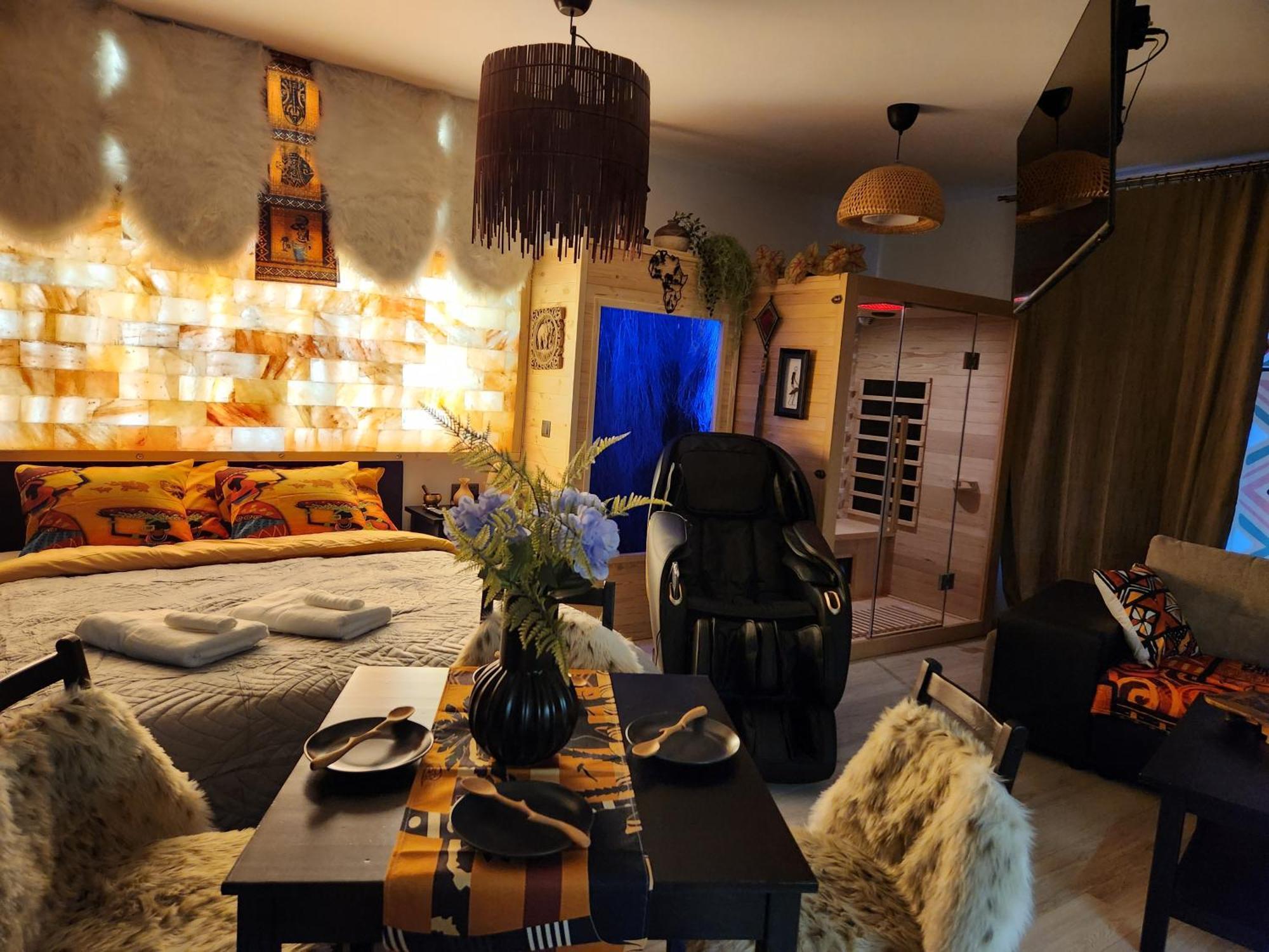 Chmielna Prestige With Luxury Jacuzzi And Sauna! Selected Also Feature A Massage Chair And Himalayan Salt With Color Therapy Salt Forest Apartment Gdansk