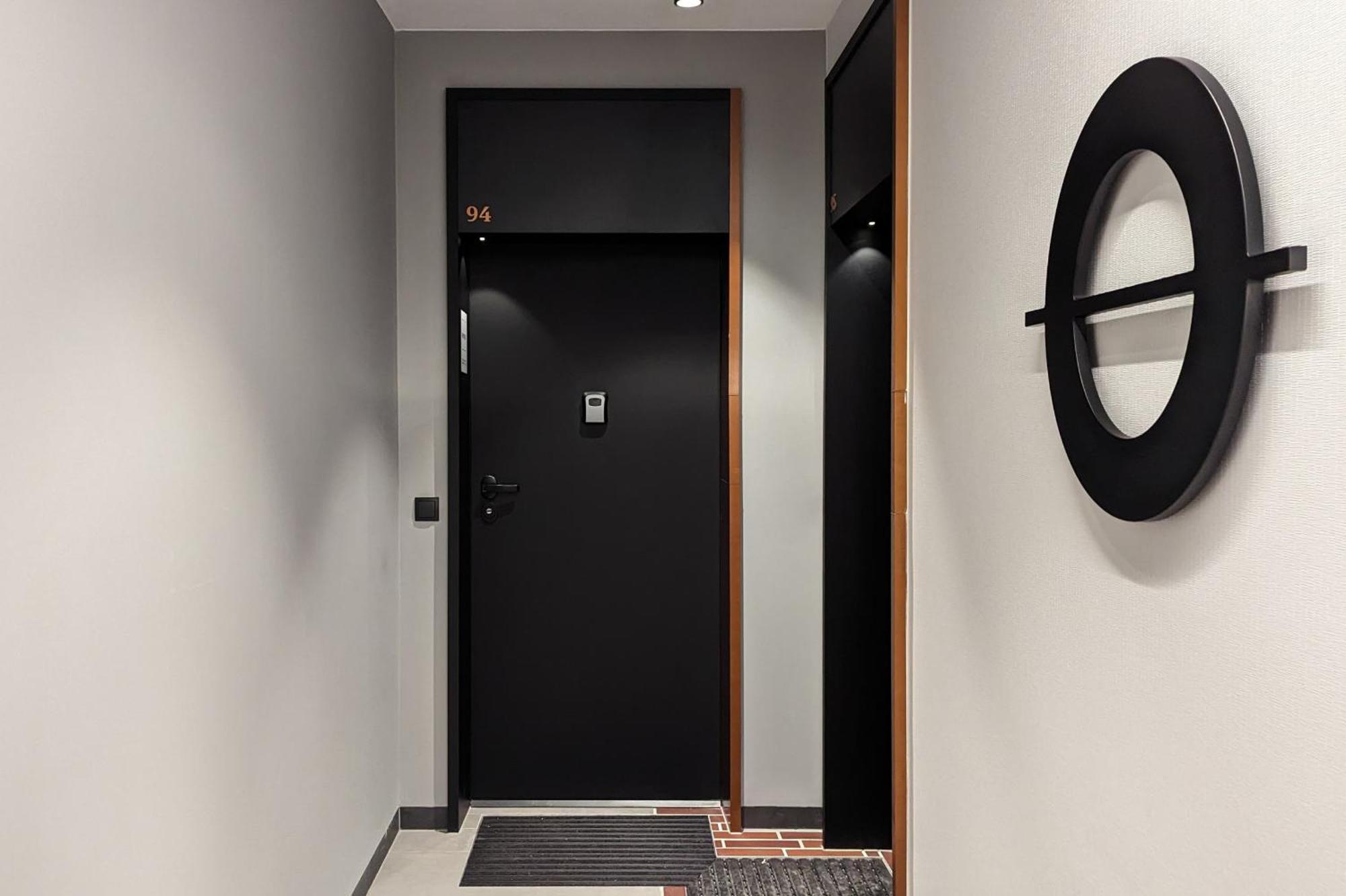 Apartment Loft Near The Old Town Parking & Balcony By Renters *