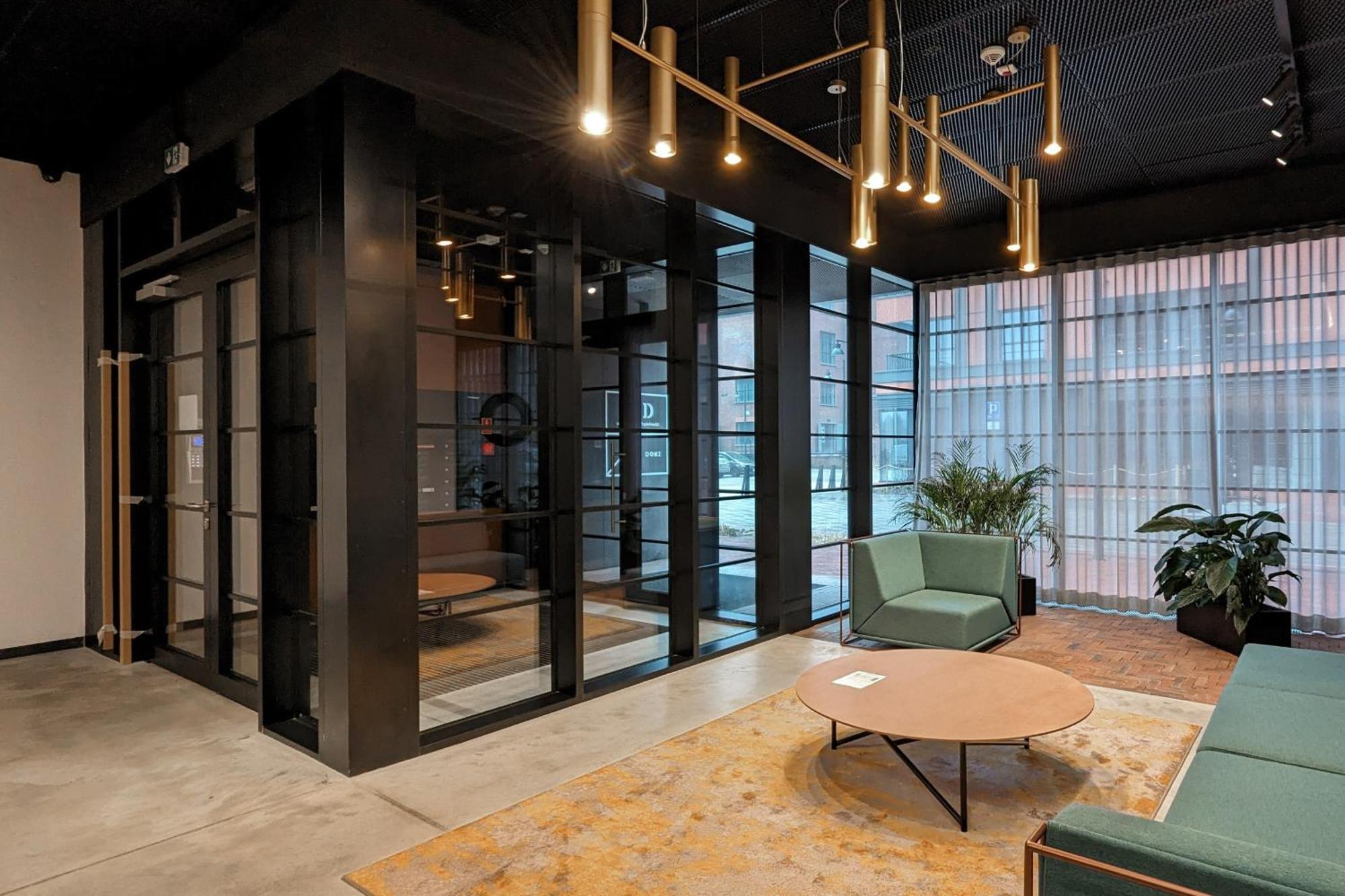 Apartment Loft Near The Old Town Parking & Balcony By Renters *
