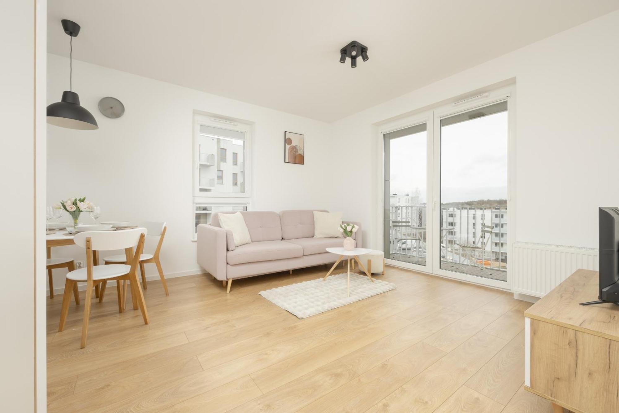 Bright Pastel With Desk For Remote Work, Balcony And Parking By Renters * Gdańsk