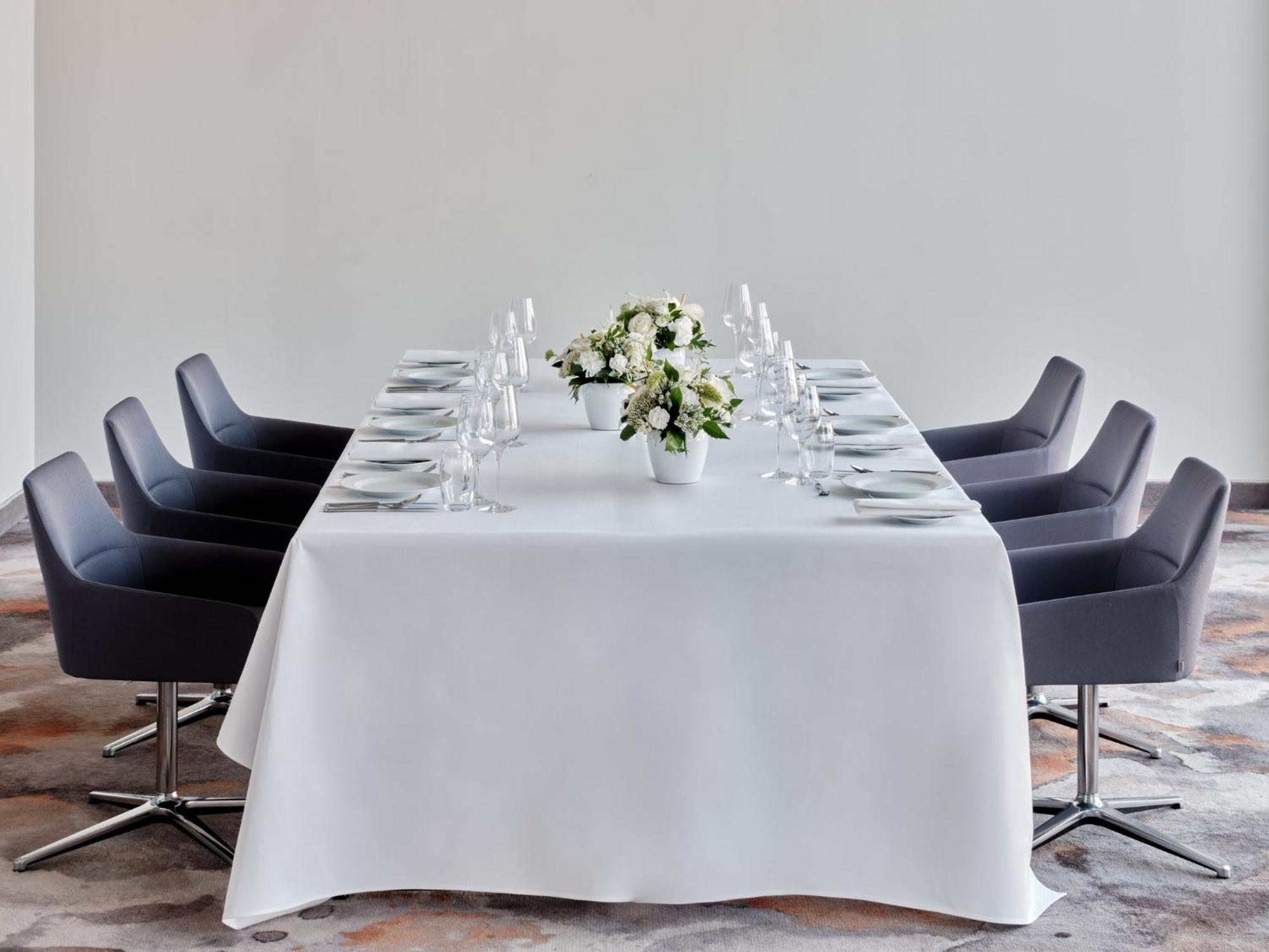 - Centre By Ihg Gdansk
