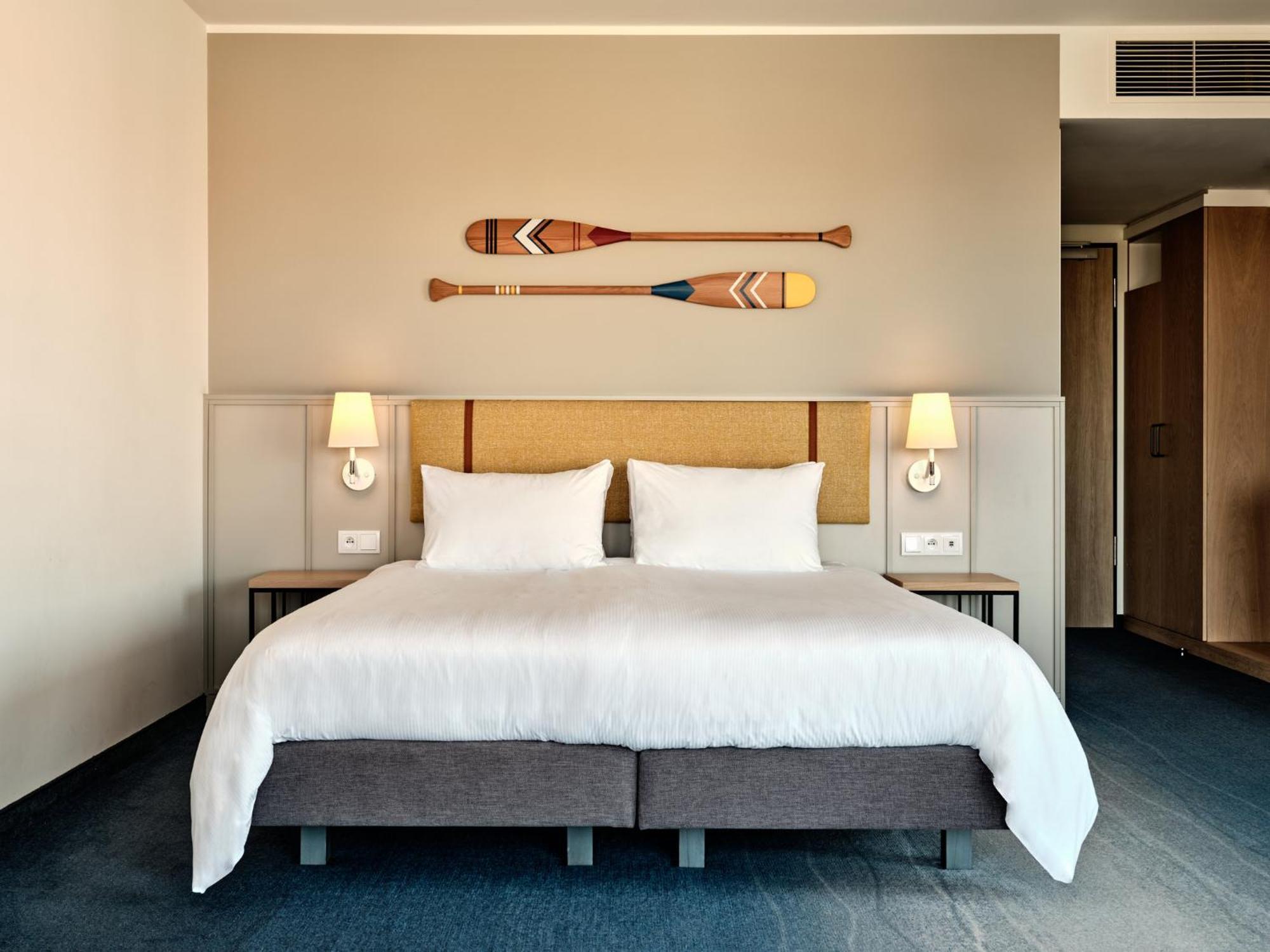 Hotel - Centre By Ihg 4*