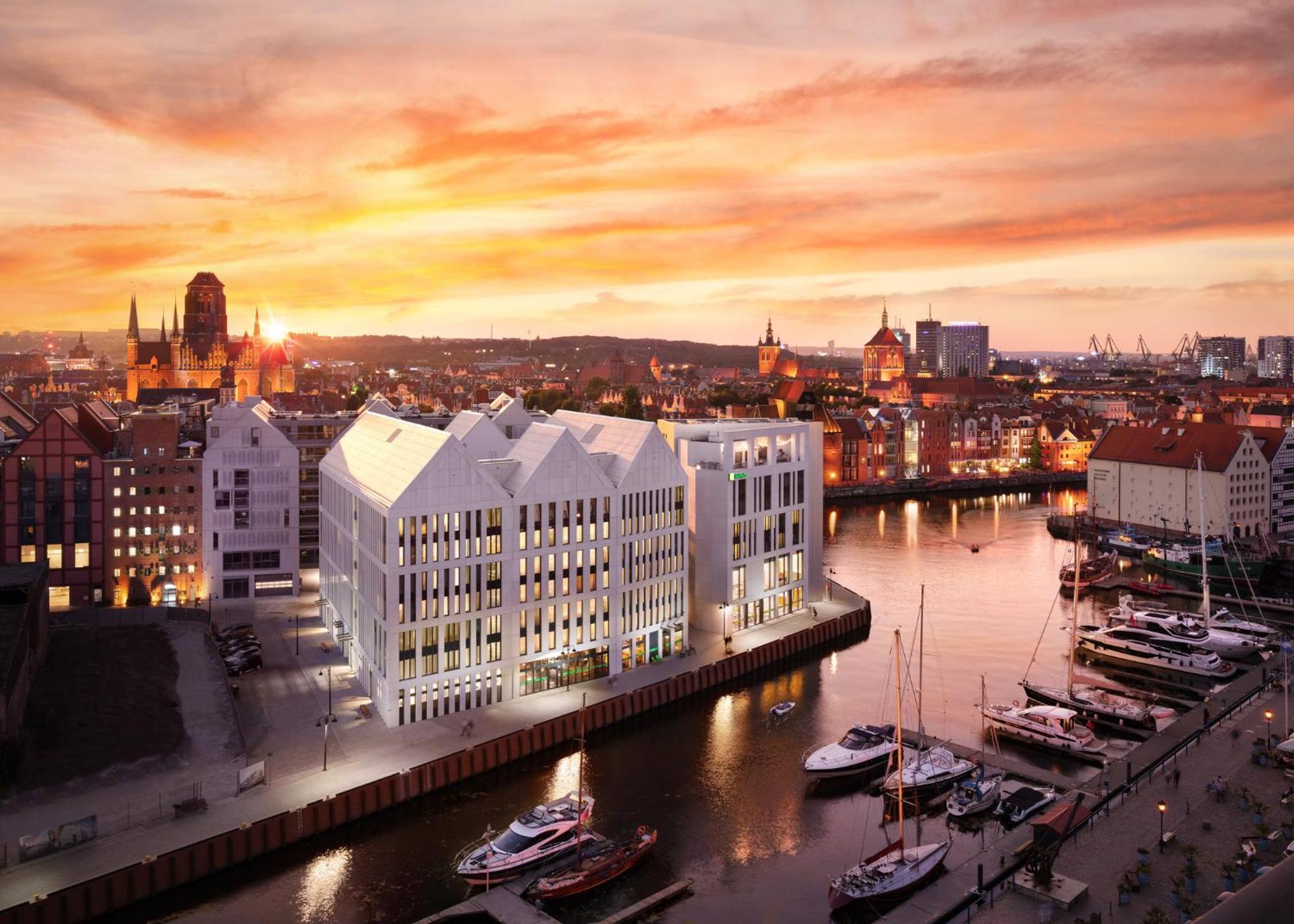 - Centre By Ihg Hotel Gdansk