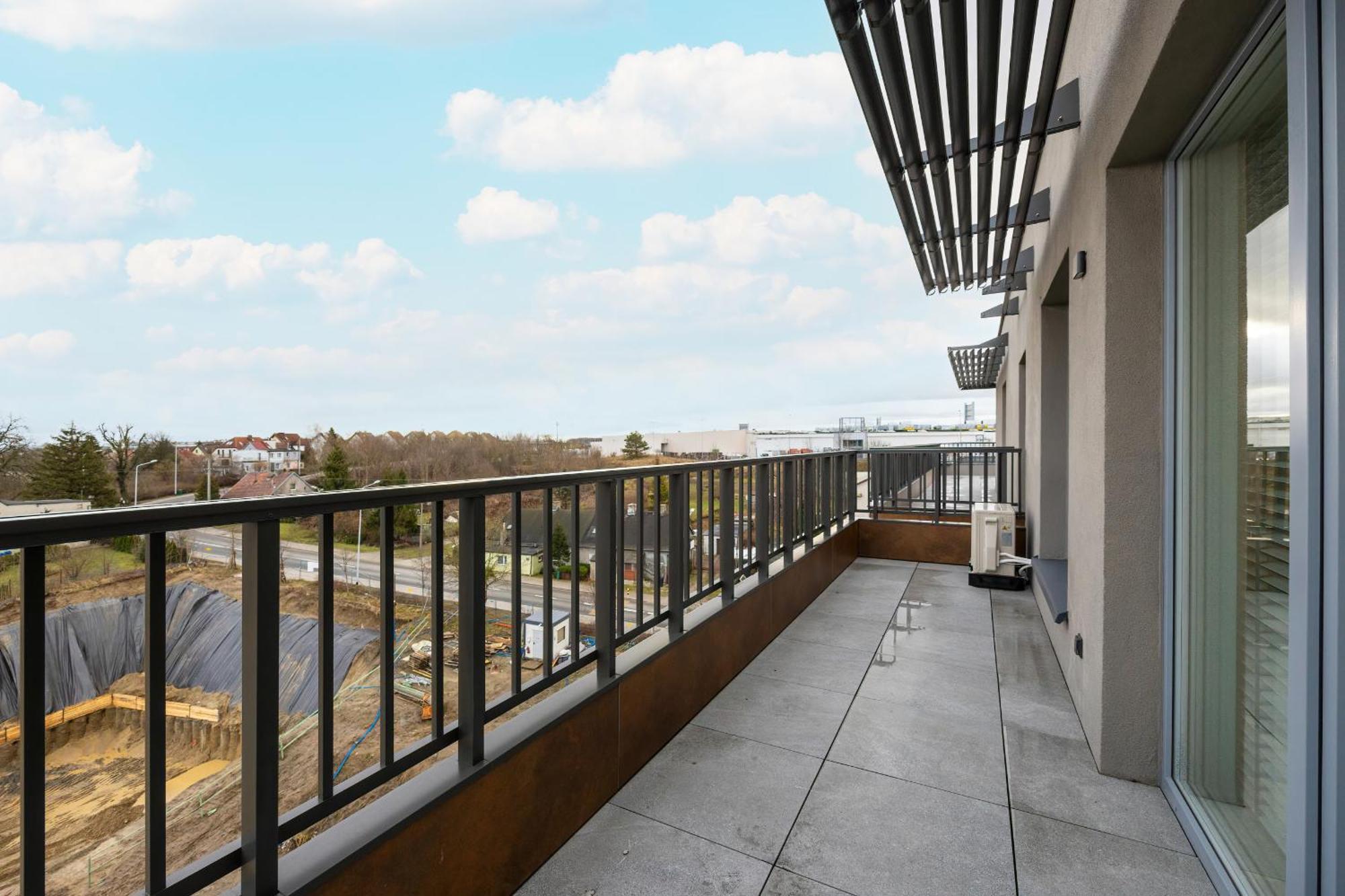 Unique Szczesliwa With Balcony Parking And Ac By Renters Apartament