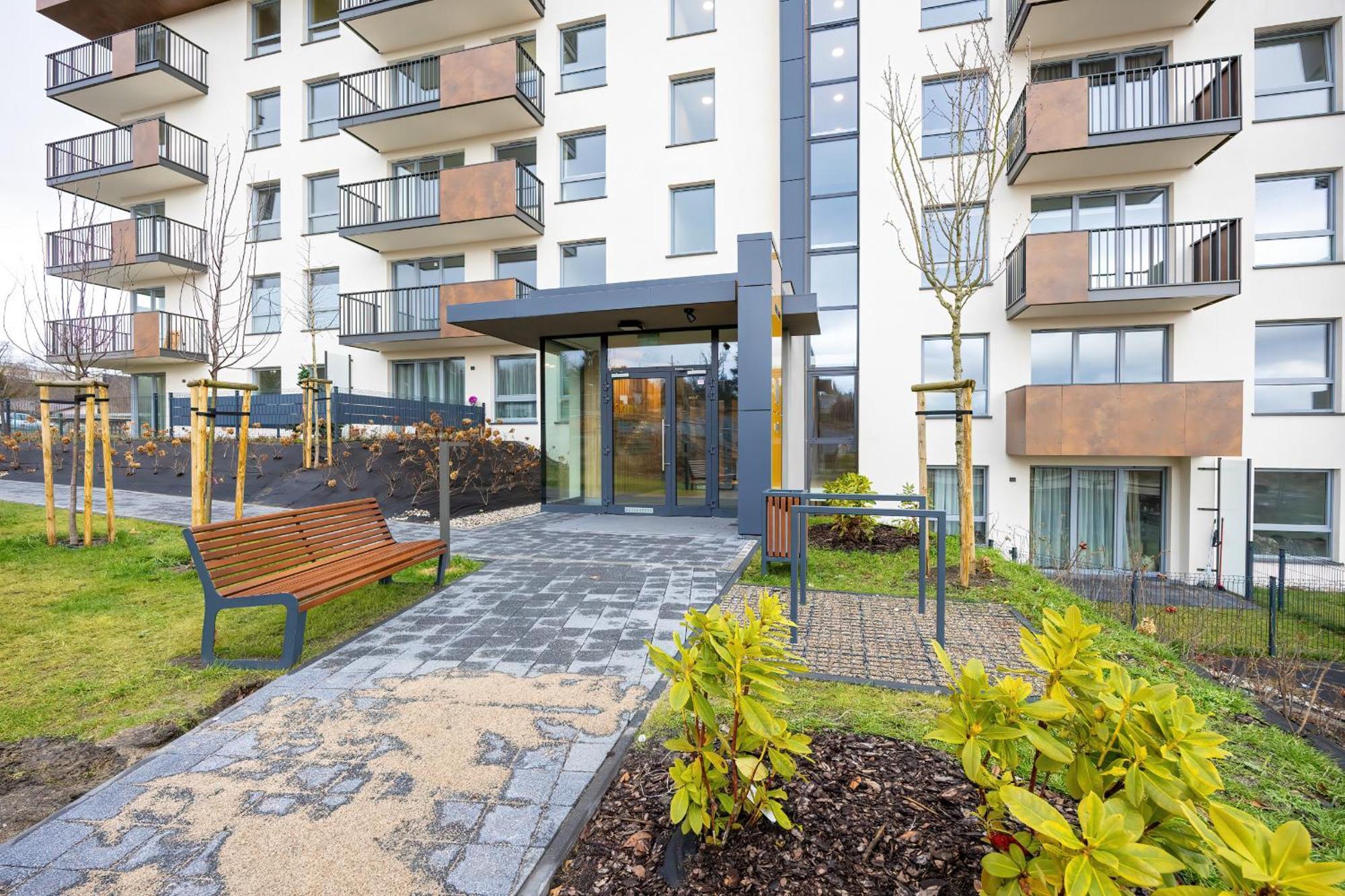 Unique Szczesliwa With Balcony Parking And Ac By Renters Apartament