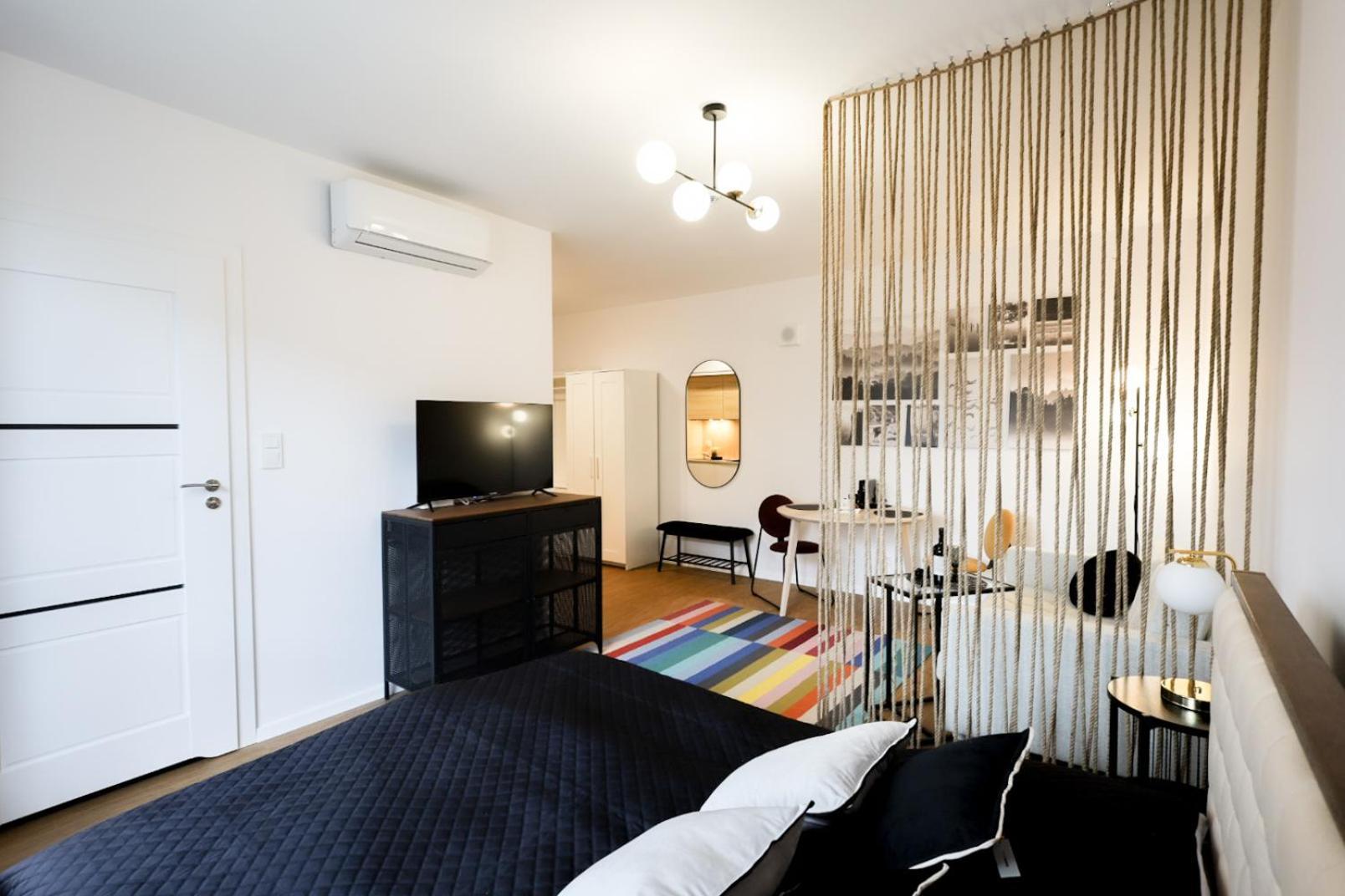 Glow Apartments, Slaska 12 *