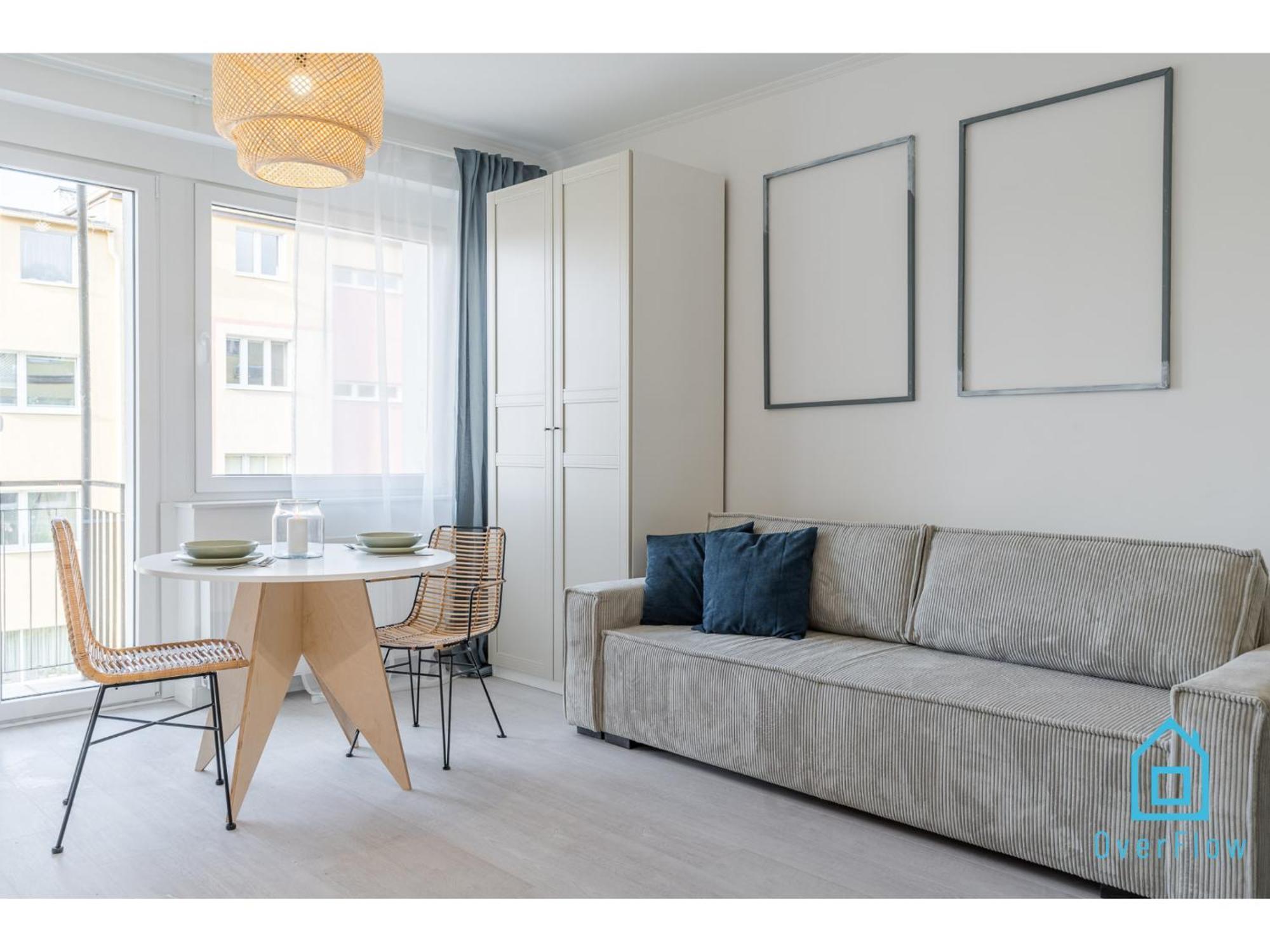 Apartment Shiny *