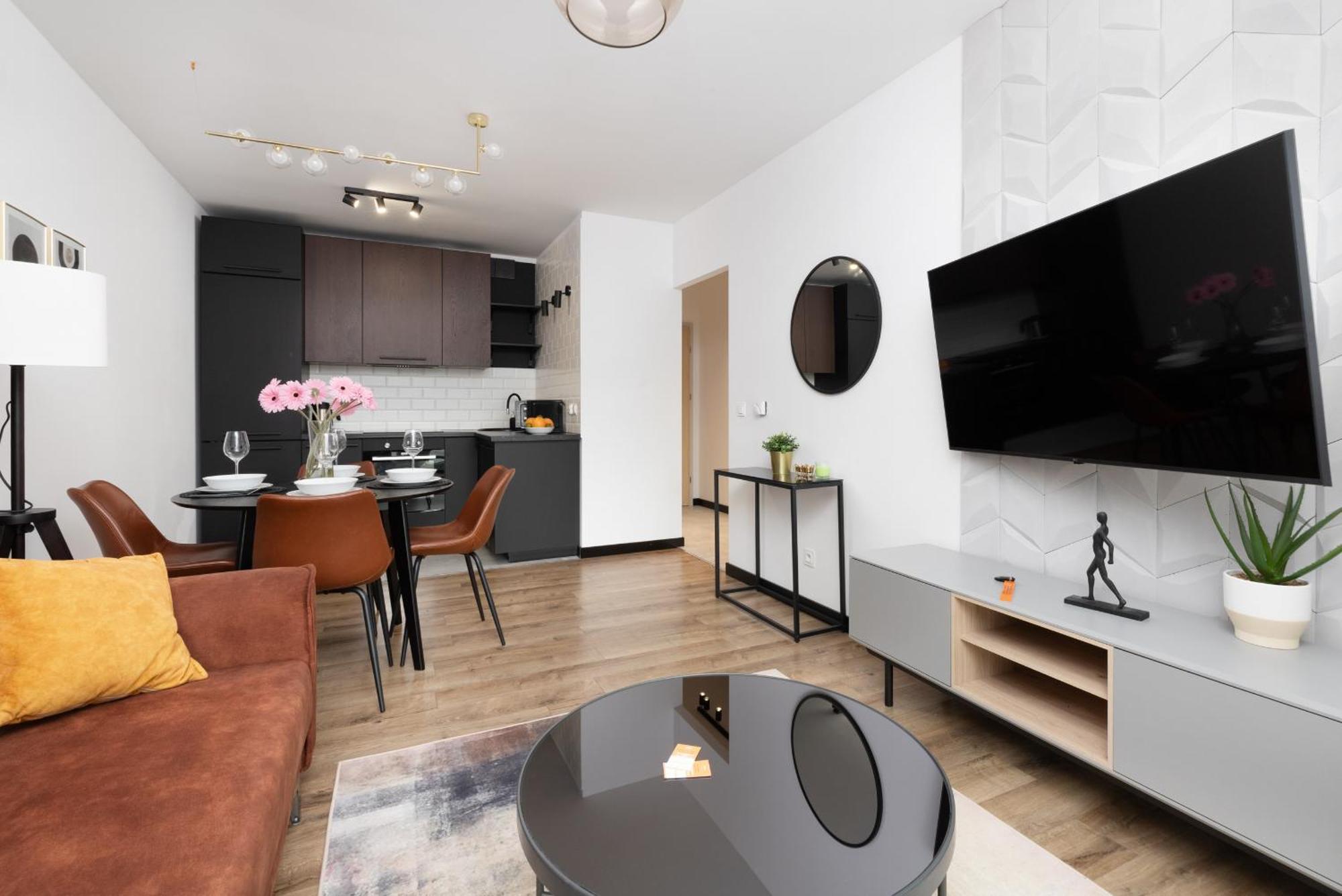 Modern With Balcony And Parking In By Renters * Gdańsk