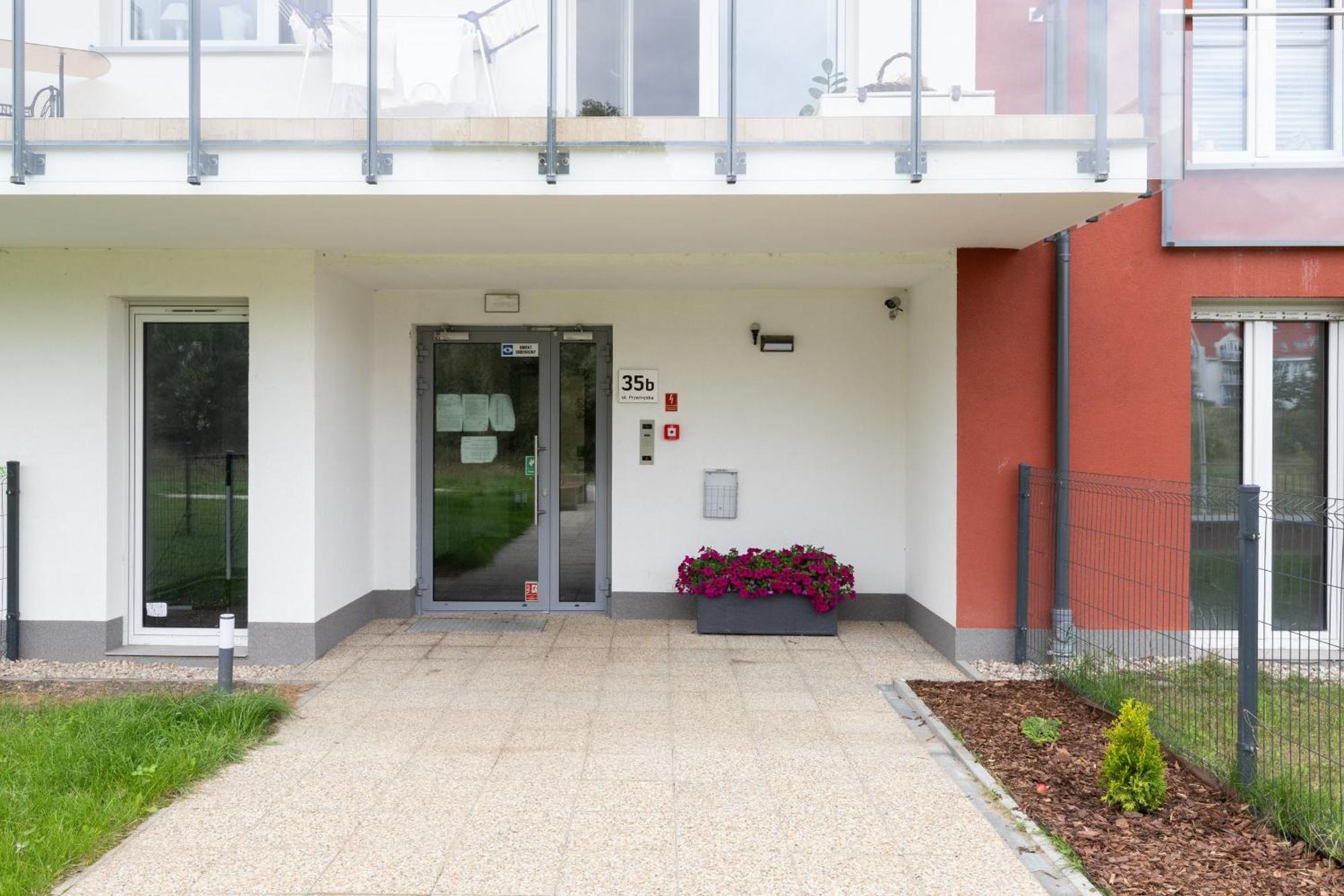 Modern With Balcony And Parking In By Renters Gdańsk