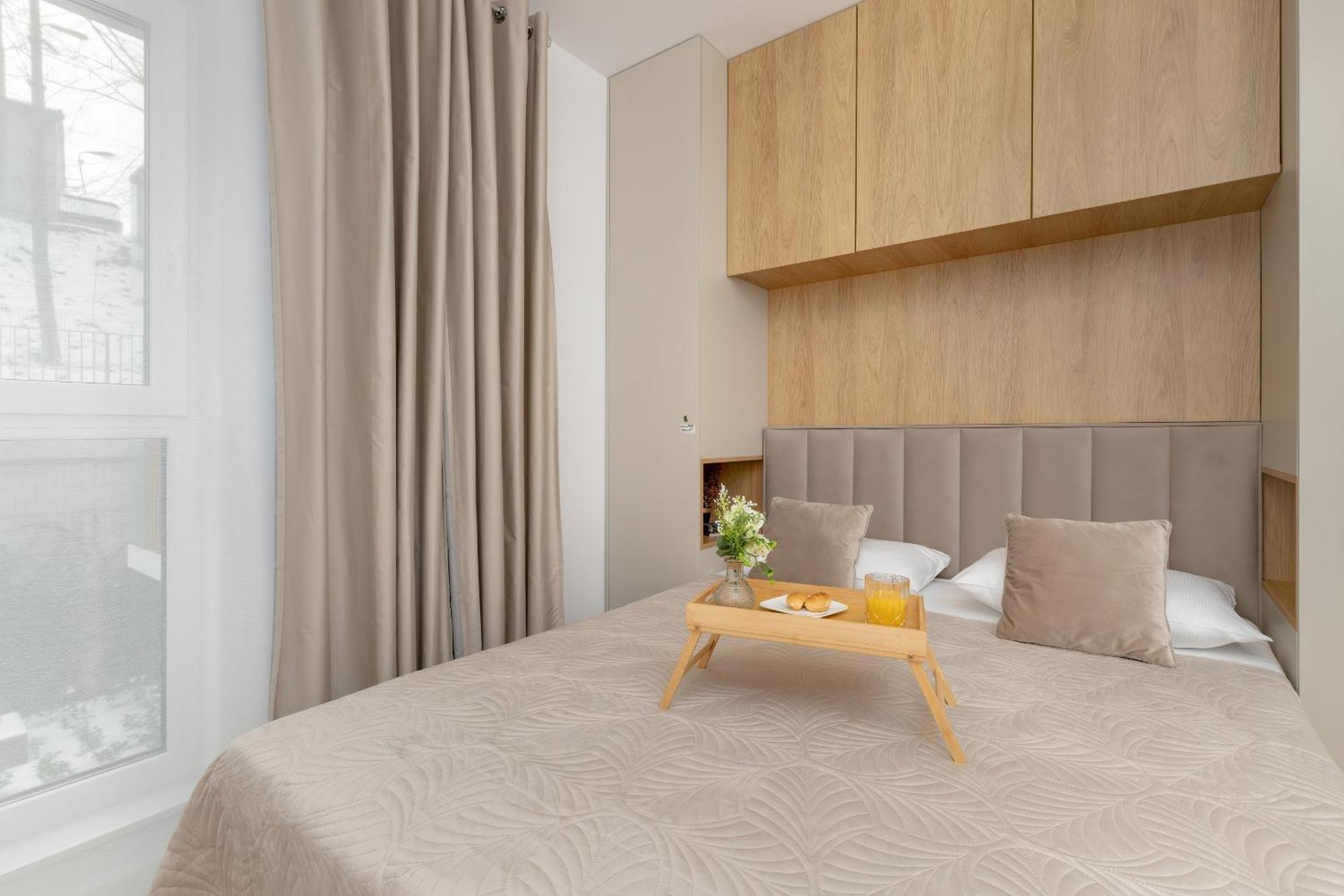 Bright Beige With Furnished Balcony And Parking In By Renters Apartment Gdansk