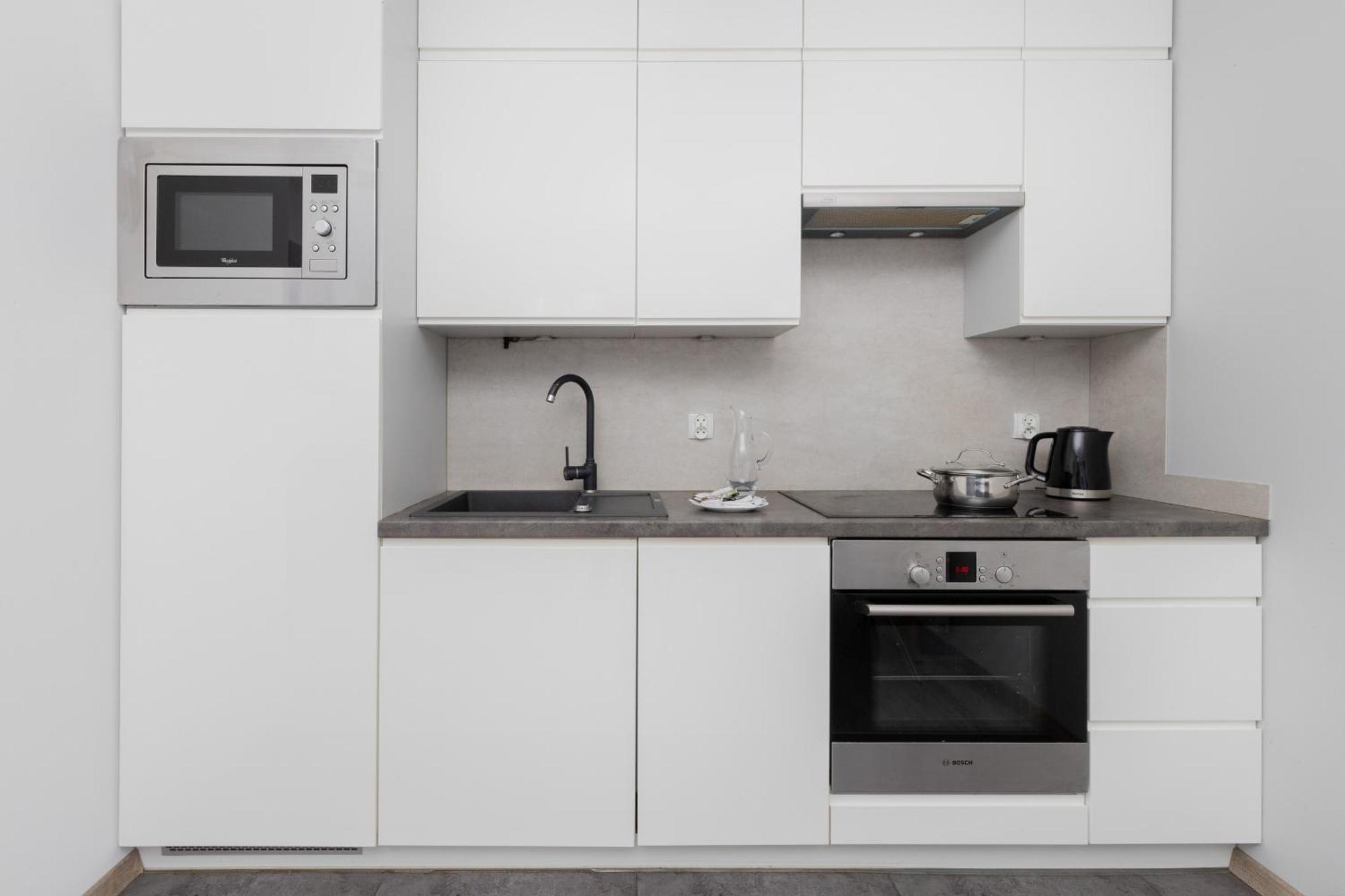 Center Beautiful Modern Building By Renters Apartment *
