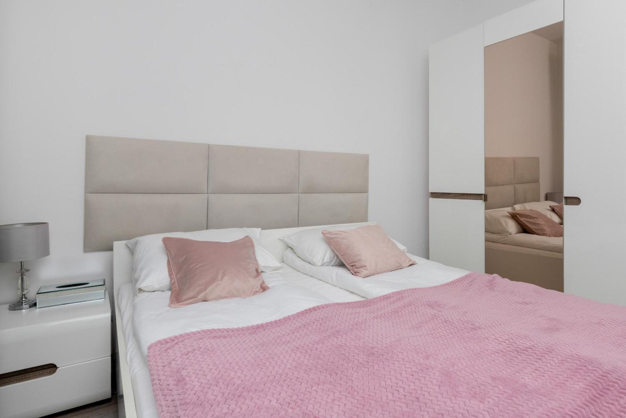 Center Beautiful Modern Building By Renters Gdansk